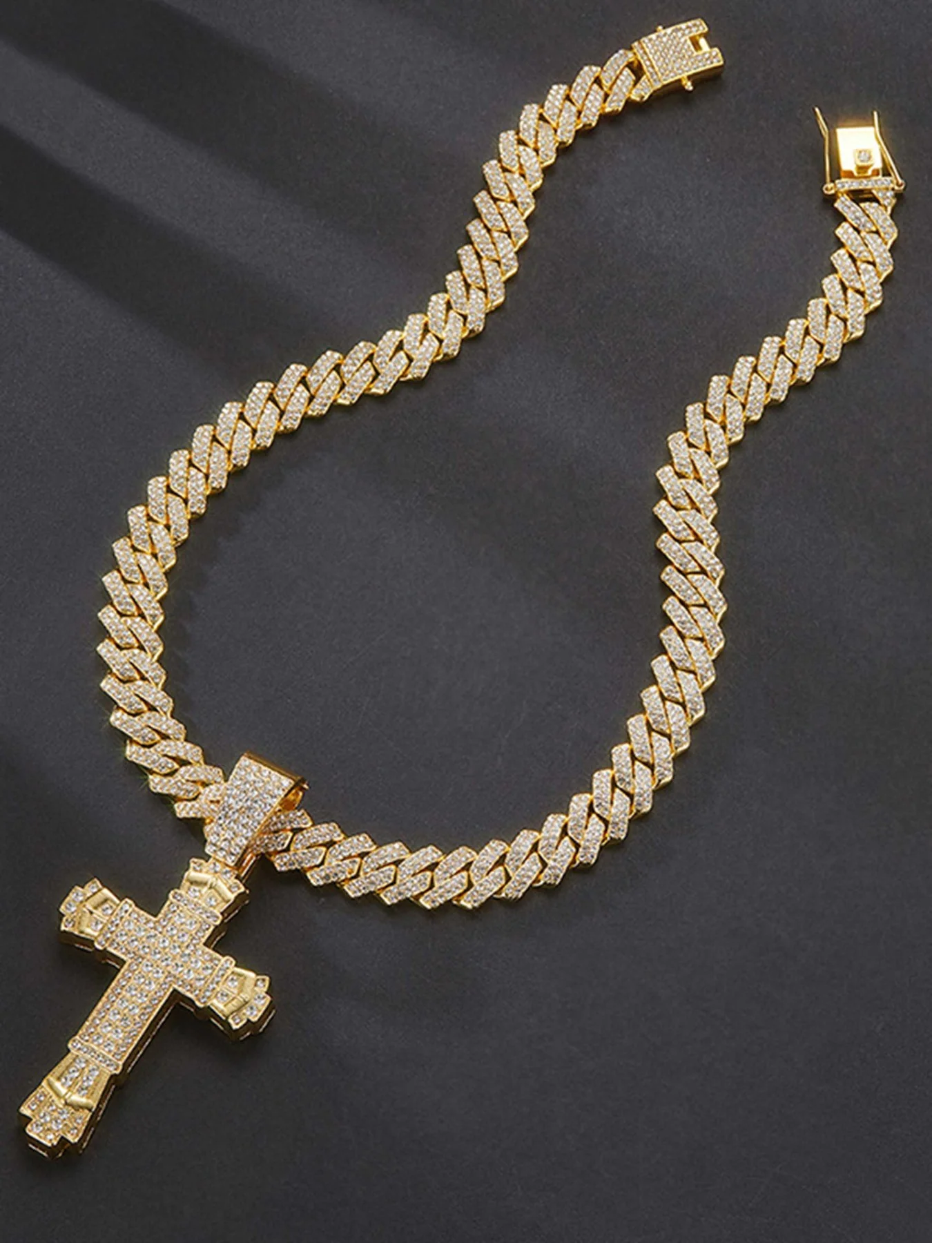 Thesupermade Diamond Cross Necklace - 1970