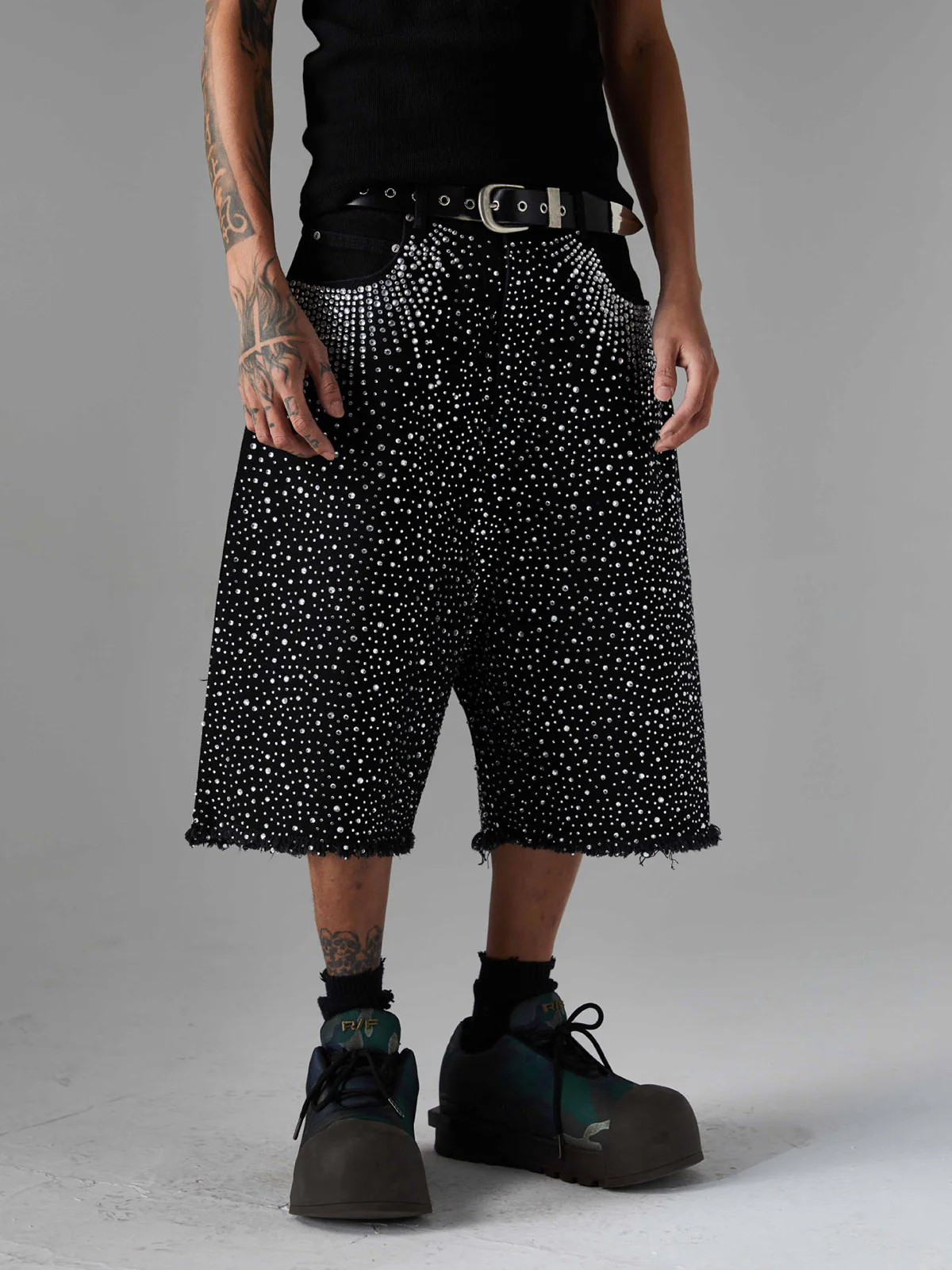 Retro Washed Rhinestone Raw Edge Denim Shorts