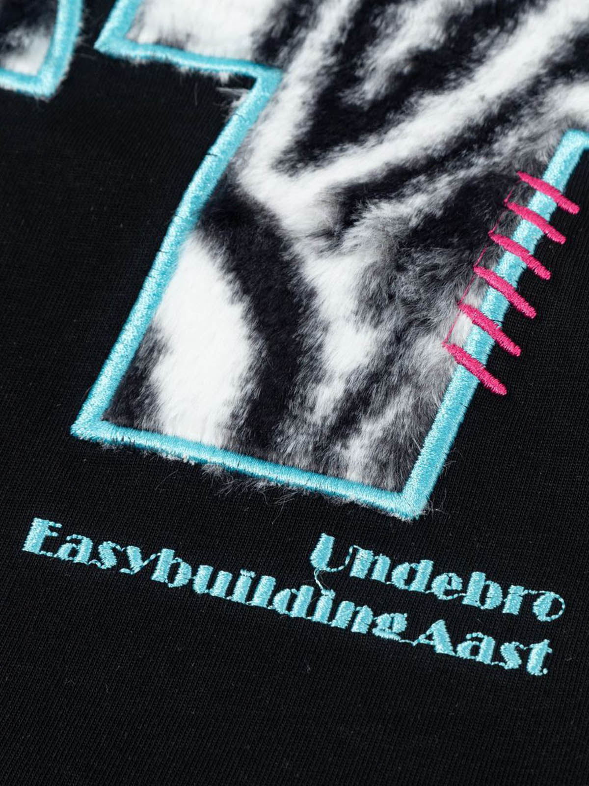 Bold Zebra Print Graphic T-Shirt