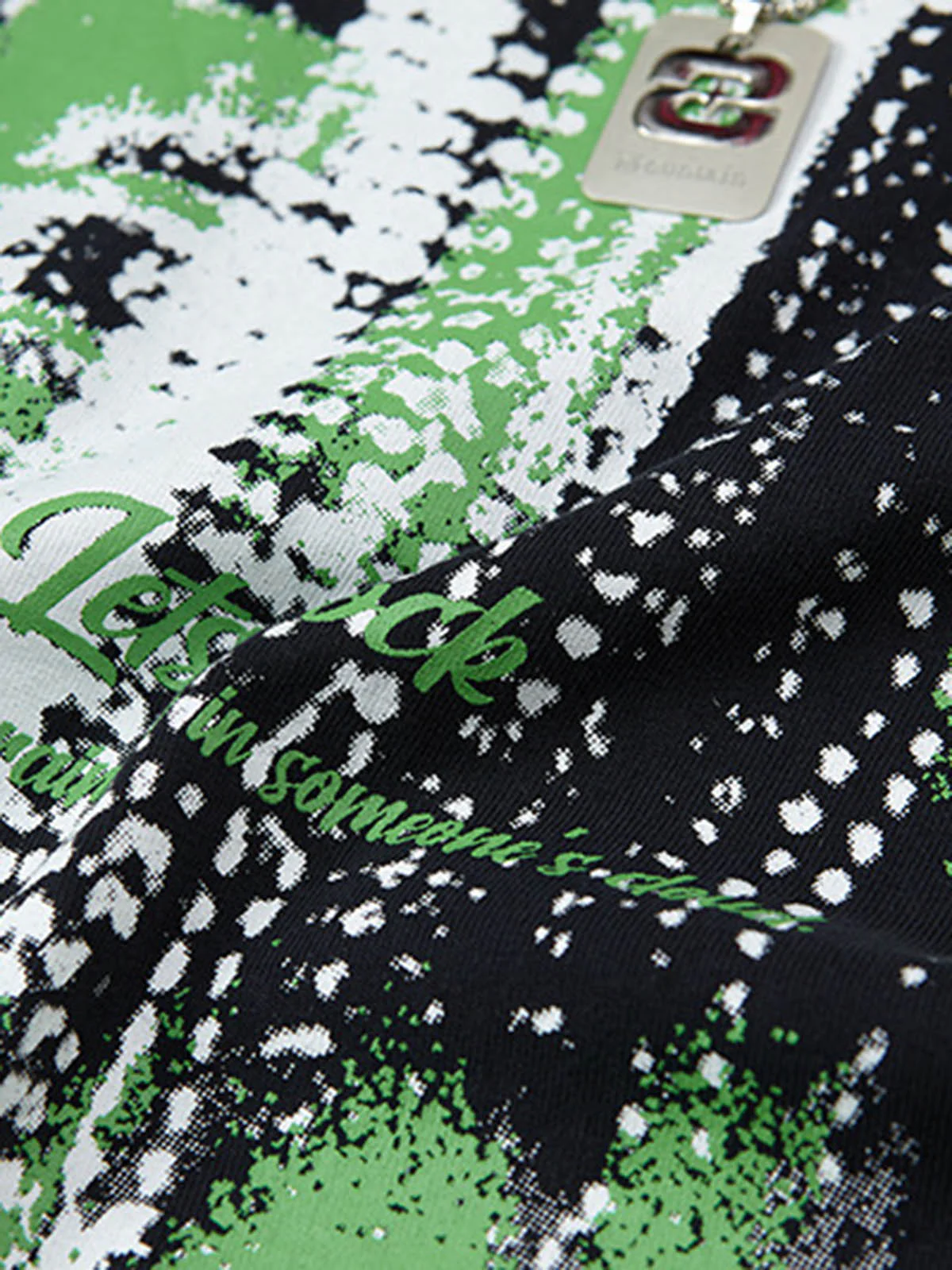 Street Graphic Spray Print Necklace T-Shirt