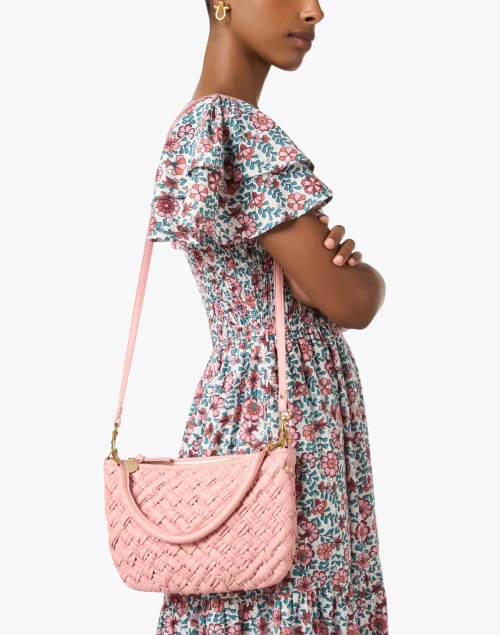 Petit Moyen Pink Leather Woven Messenger Bag
