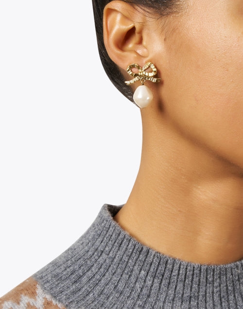 Khloe Gold Pearl Drop Earrings