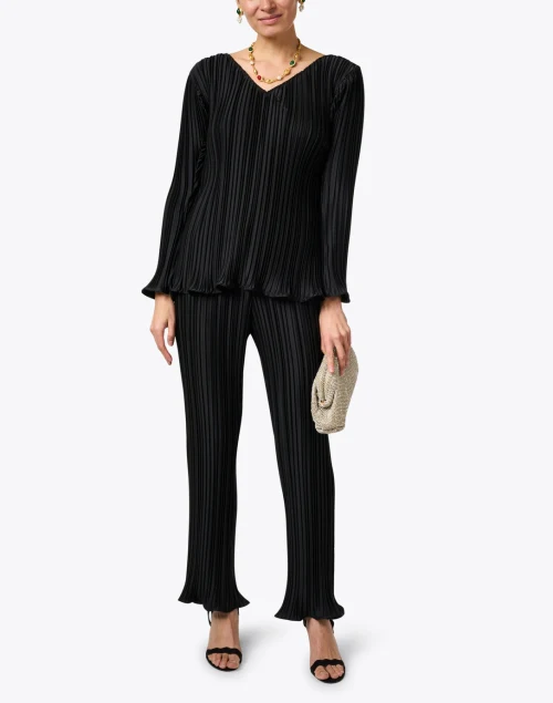 Black Plisse Pant