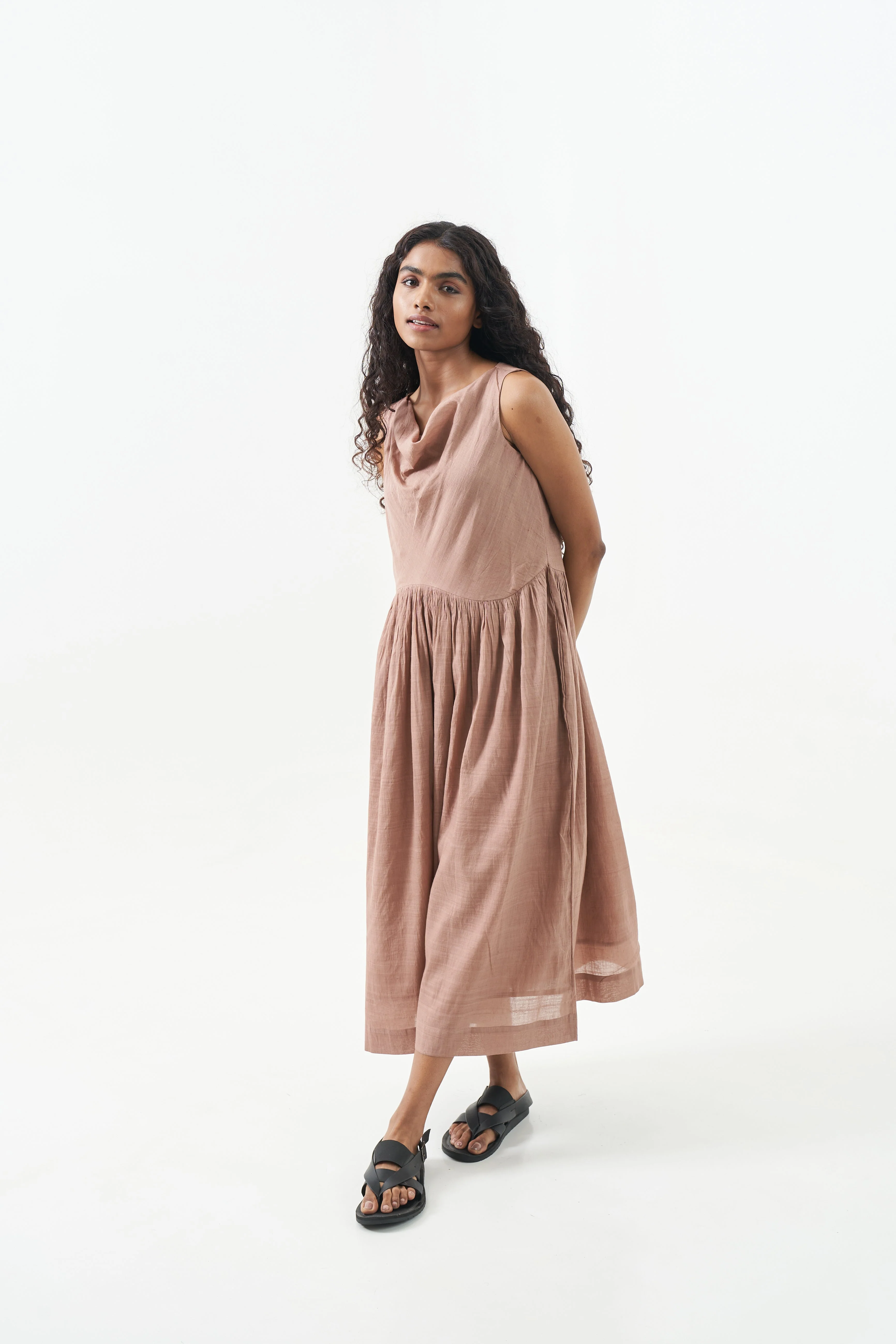 The Garnet Pink midi Dress