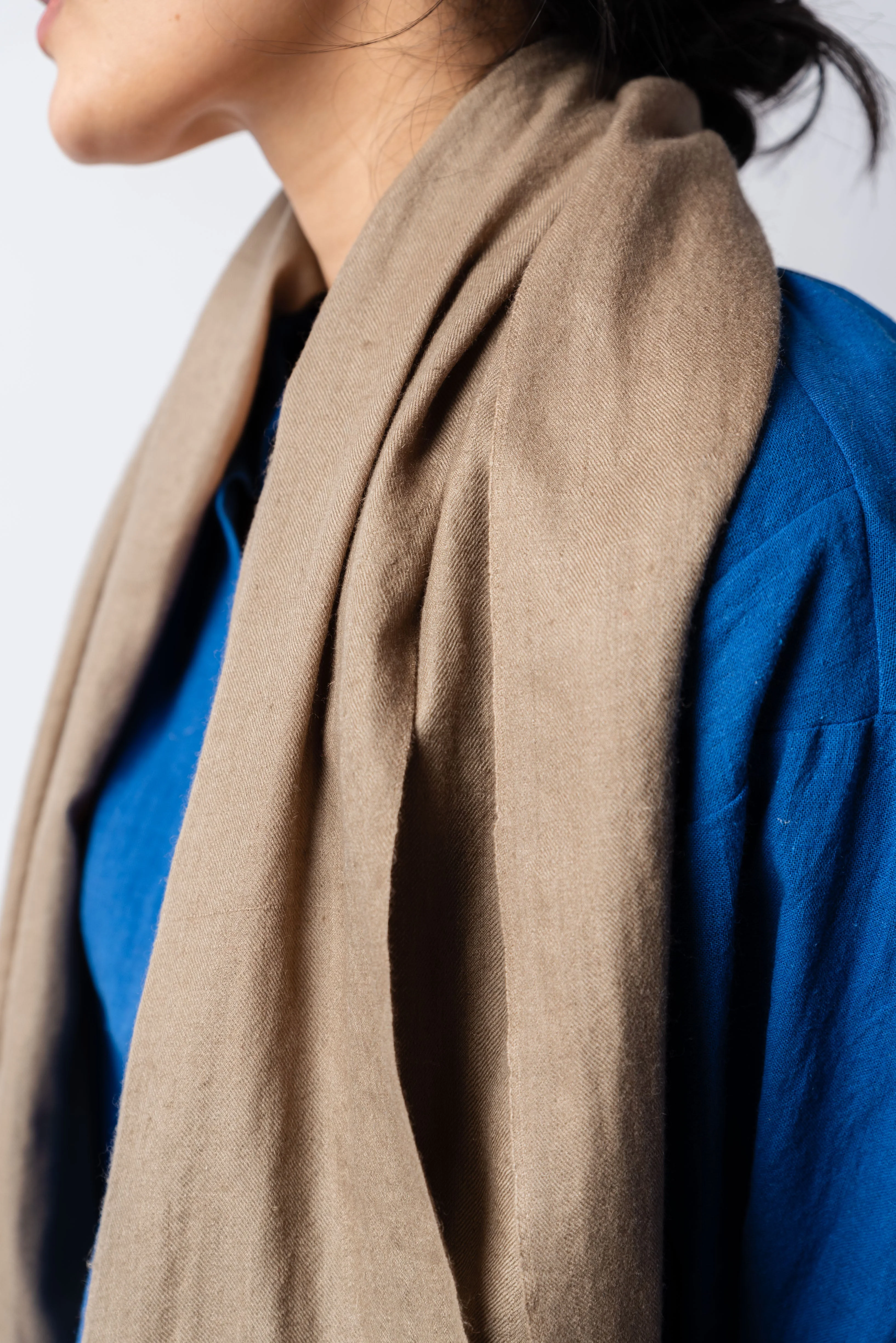 Khaki solid cashmere stole