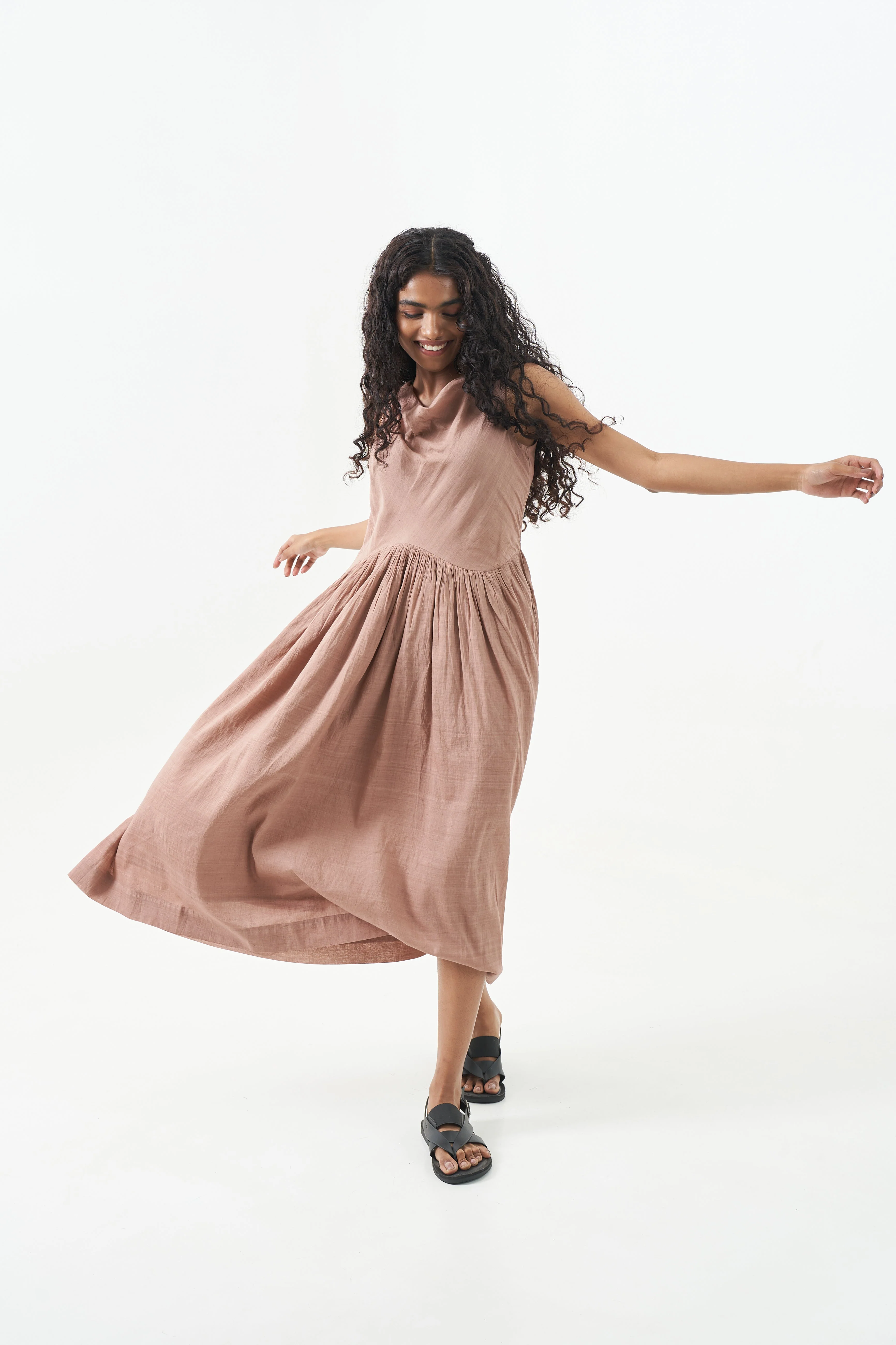 The Garnet Pink midi Dress