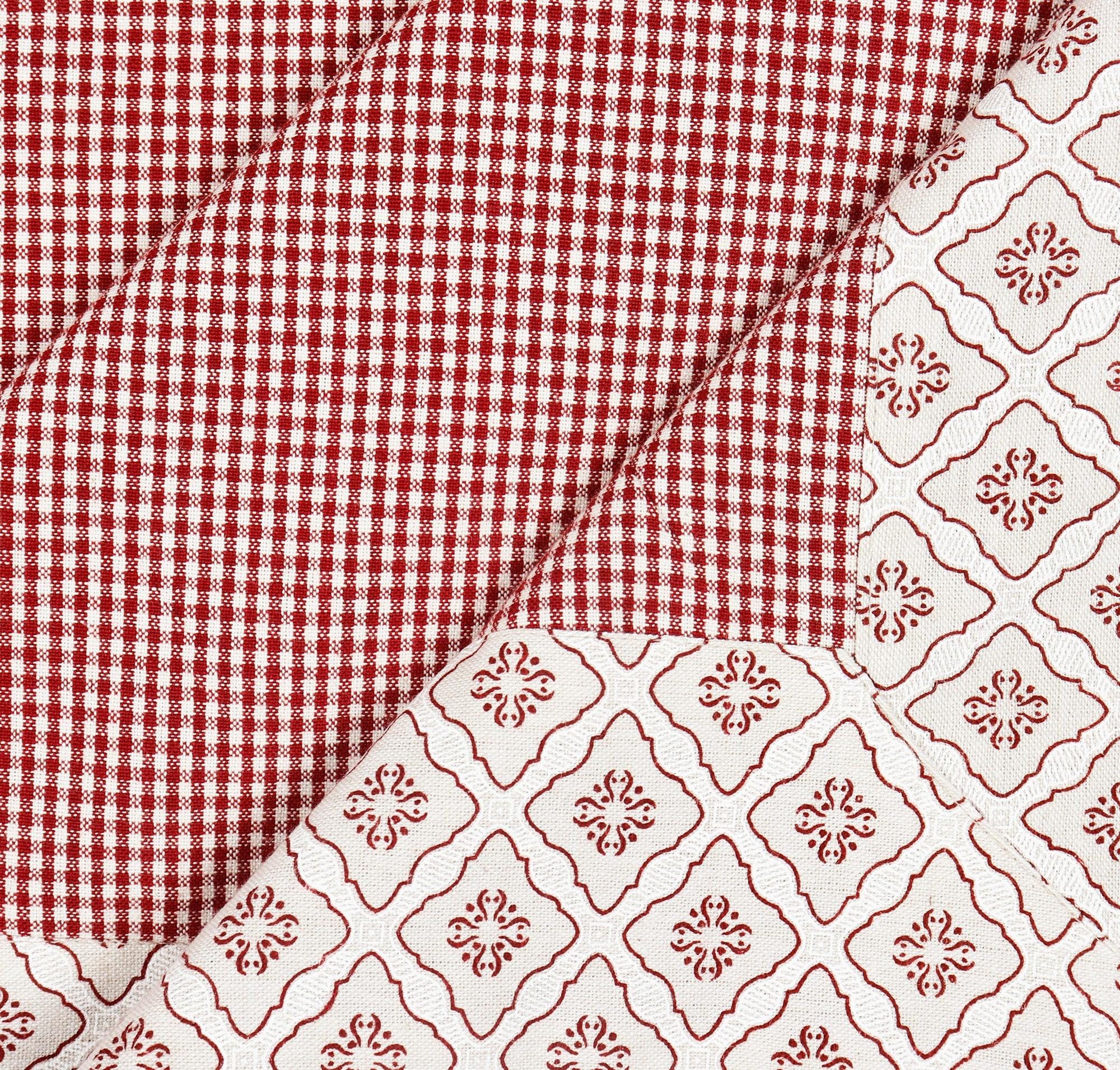 Cotton Xmas Small Red Check with Border 4 Seater Table Cloths Pack of 1