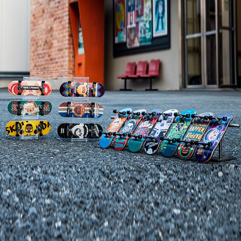 POP MART Skullpanda Hypepanda Series Finger Skateboard