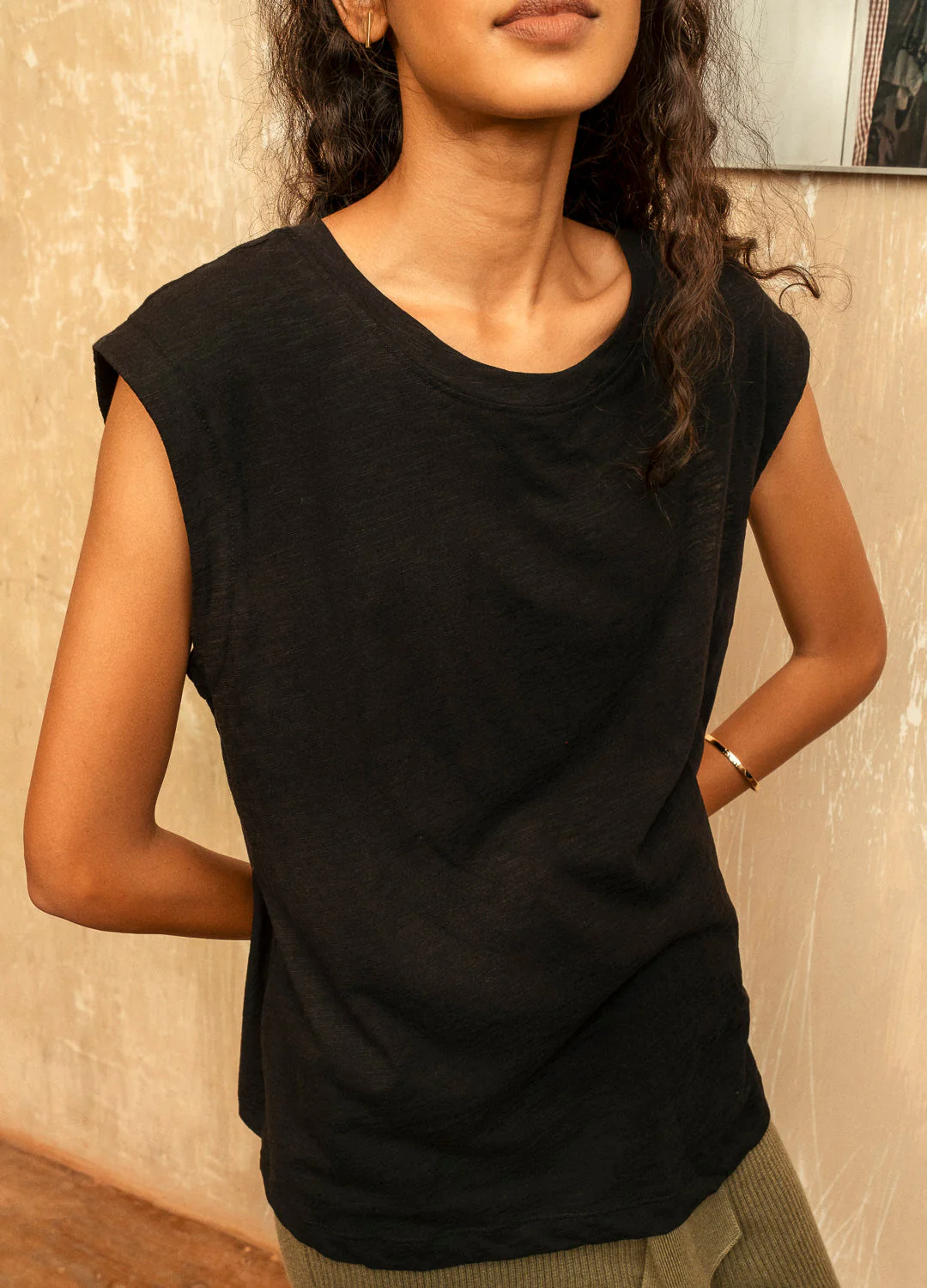 Black Muscle Tee