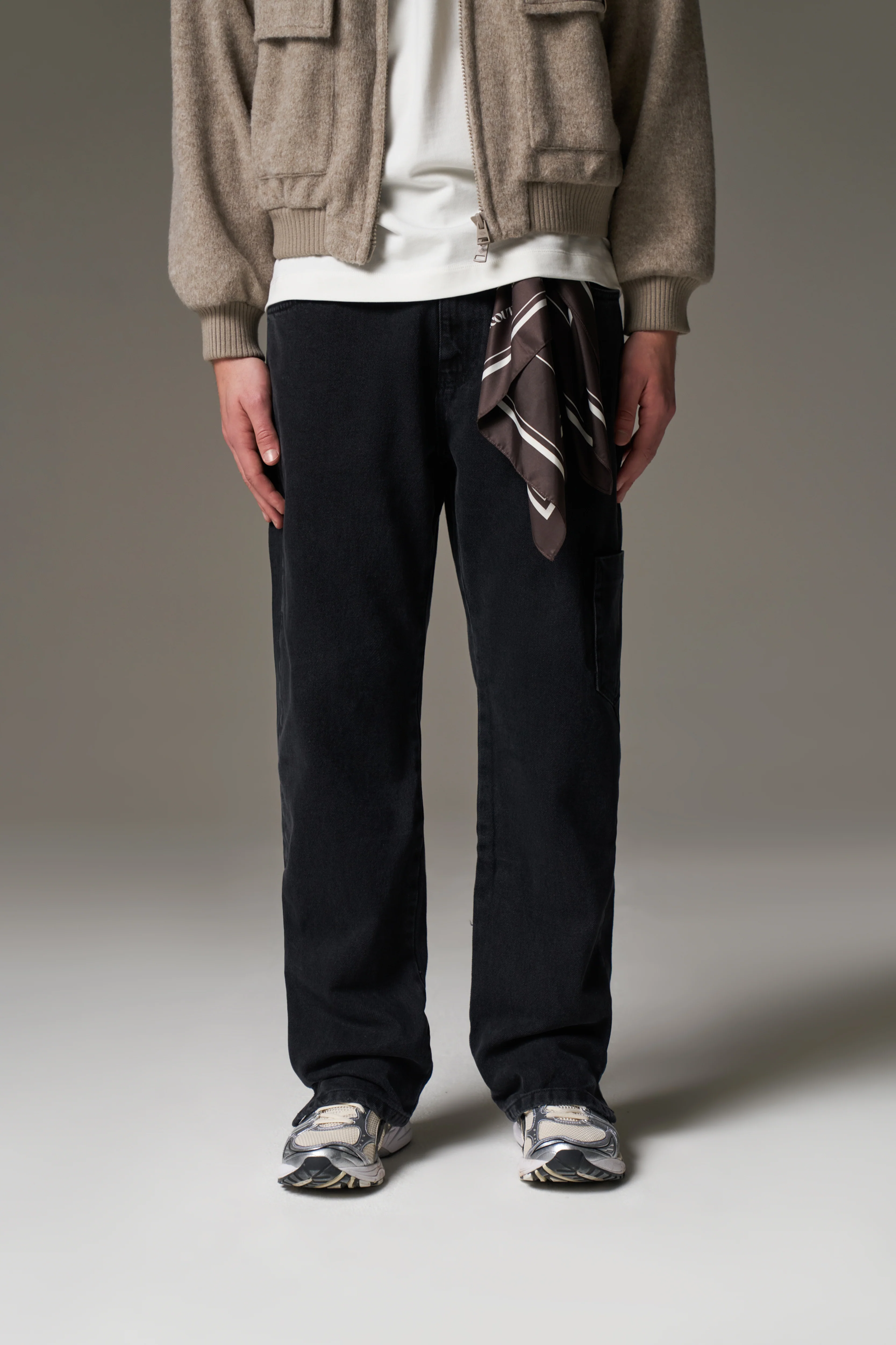 MULTI POCKET WASHED JEAN - BLACK WASH