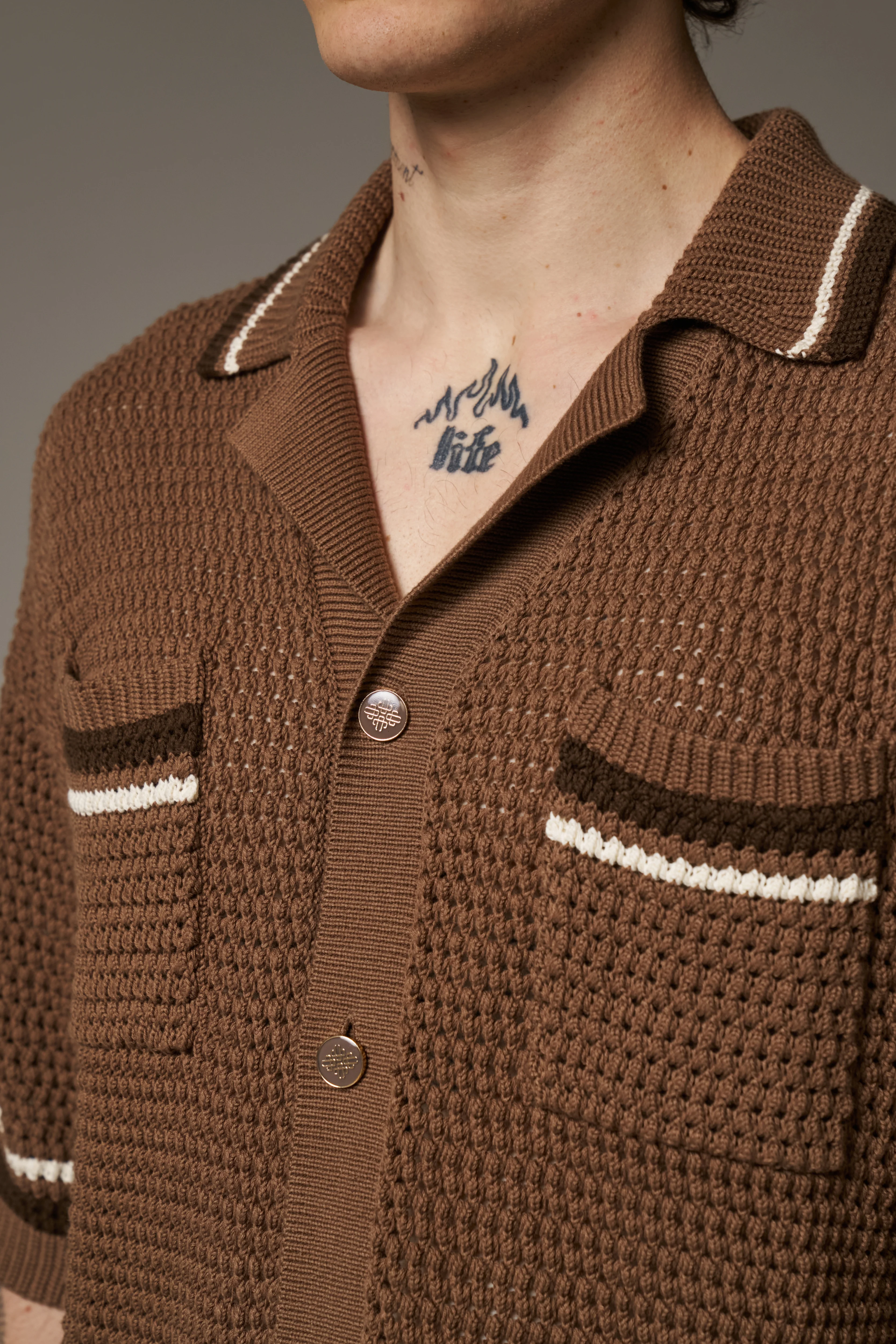 CROCHET KNITTED STRIPE SHIRT - BROWN