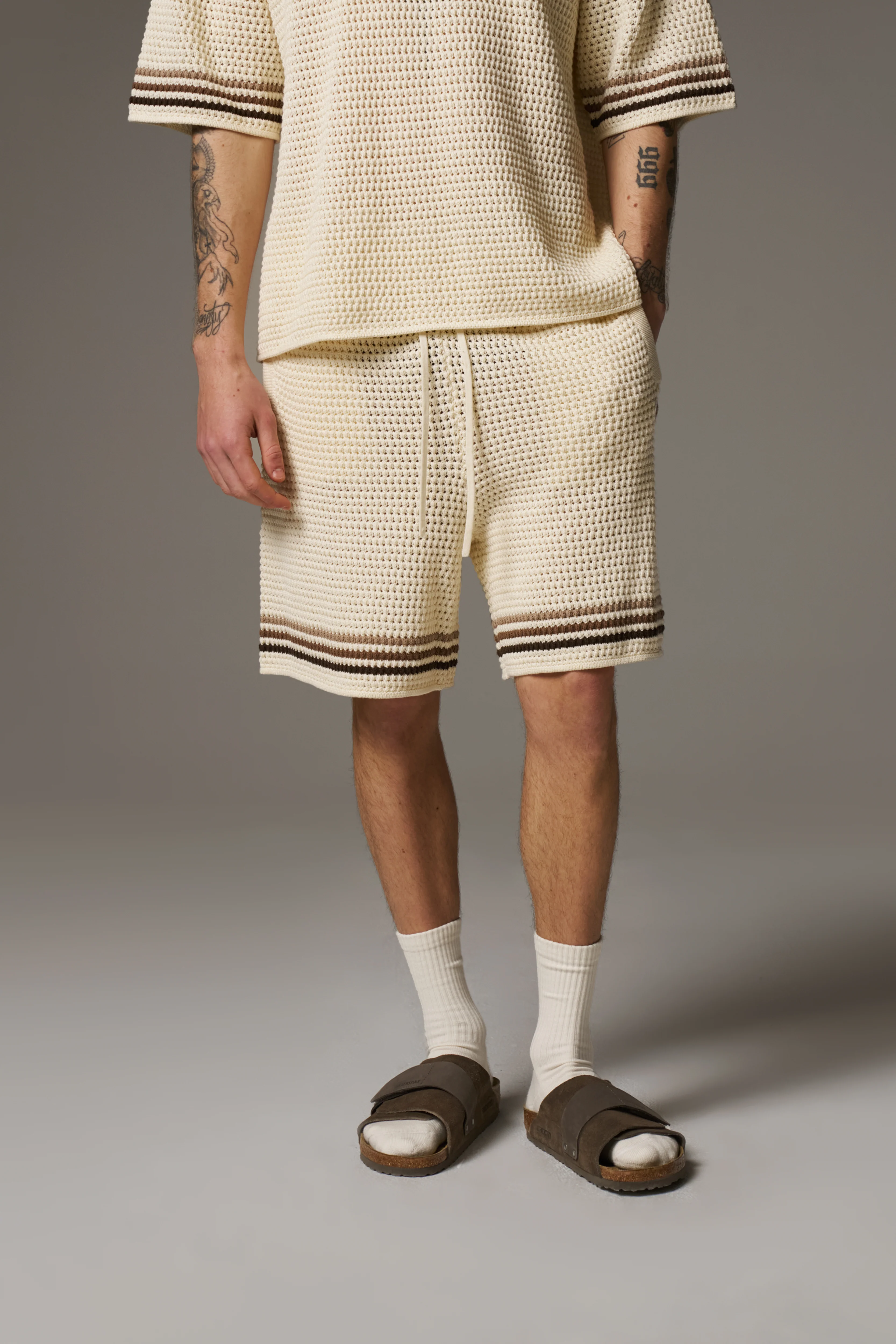 STRIPE CROCHET KNIT SHORTS - OFF WHITE