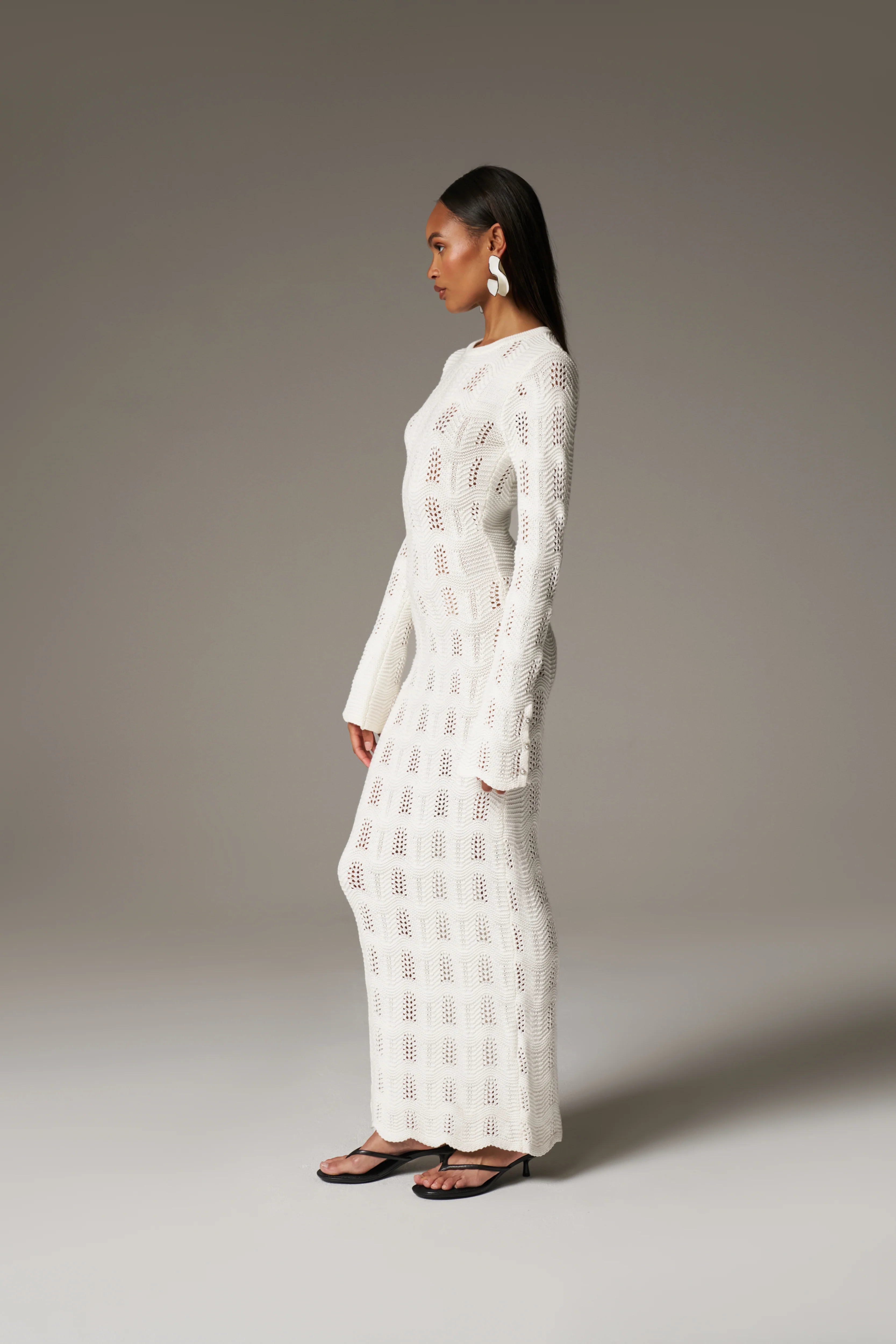 SCALLOP EDGE KNITTED MAXI DRESS - OFF WHITE
