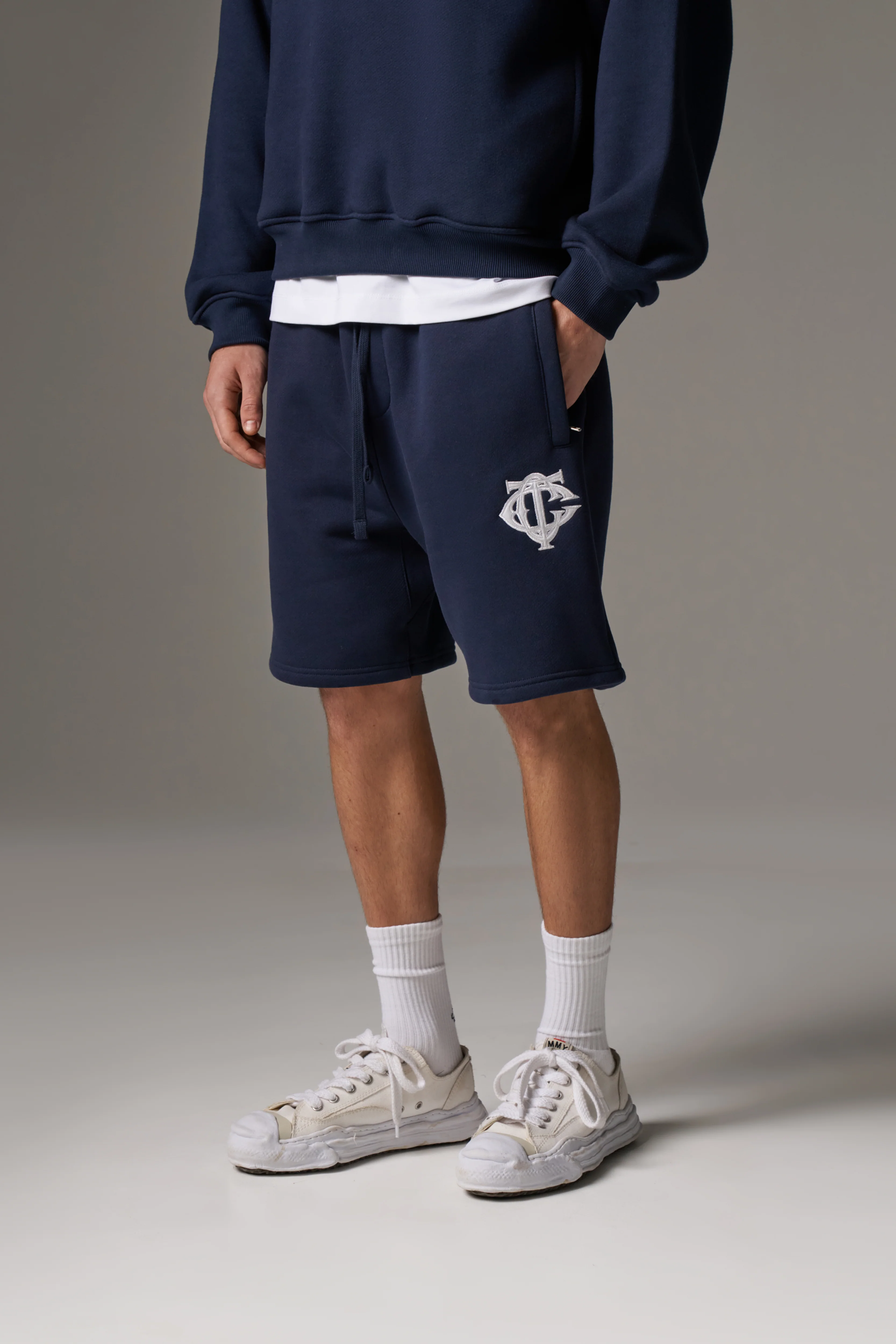 HEAVYWEIGHT MONOGRAM EMBLEM SHORTS - NAVY
