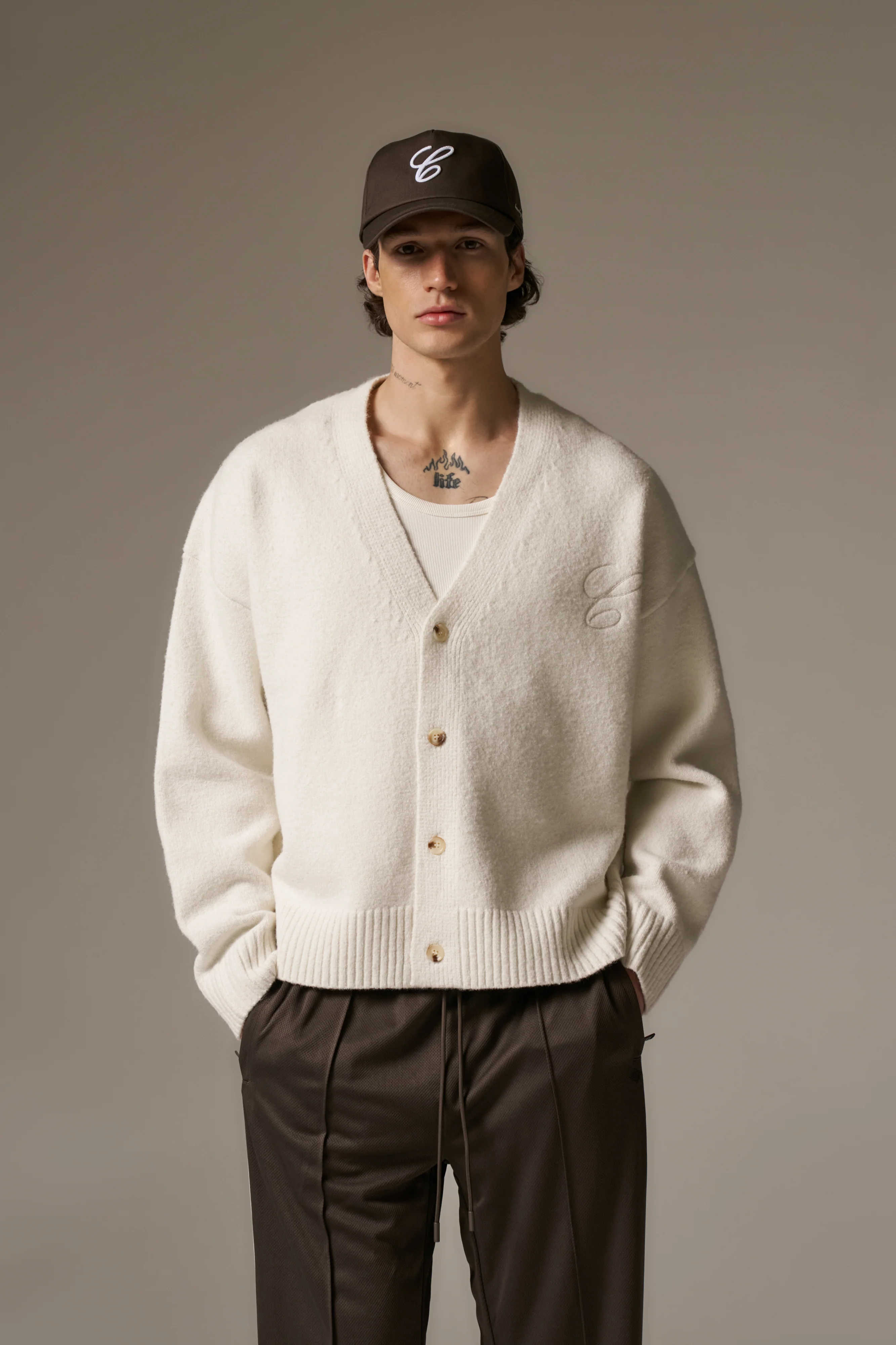 C EMBROIDERY KNITTED CARDIGAN - OFF WHITE