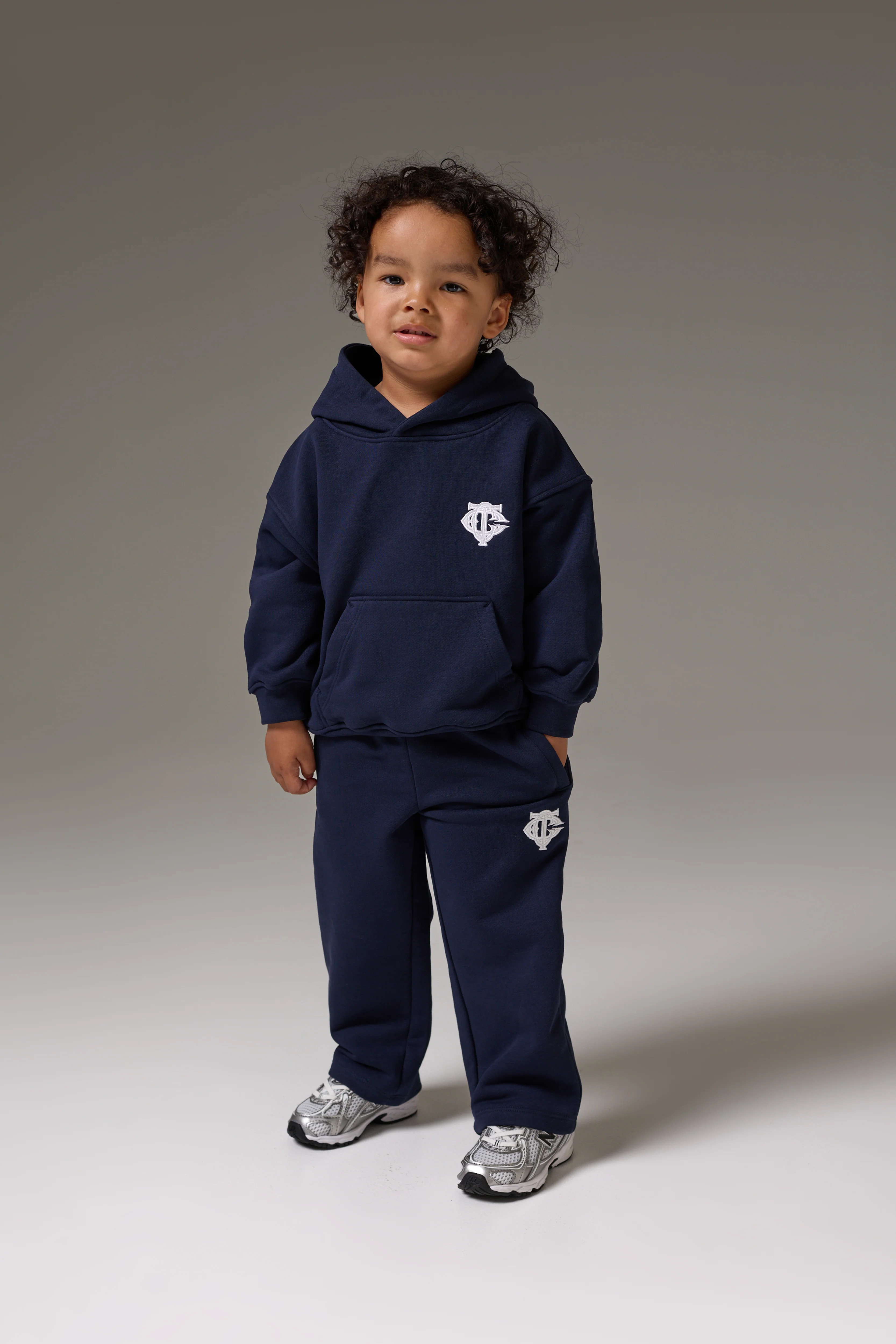 KIDS MONOGRAM EMBLEM APPLIQUE JOGGERS - NAVY