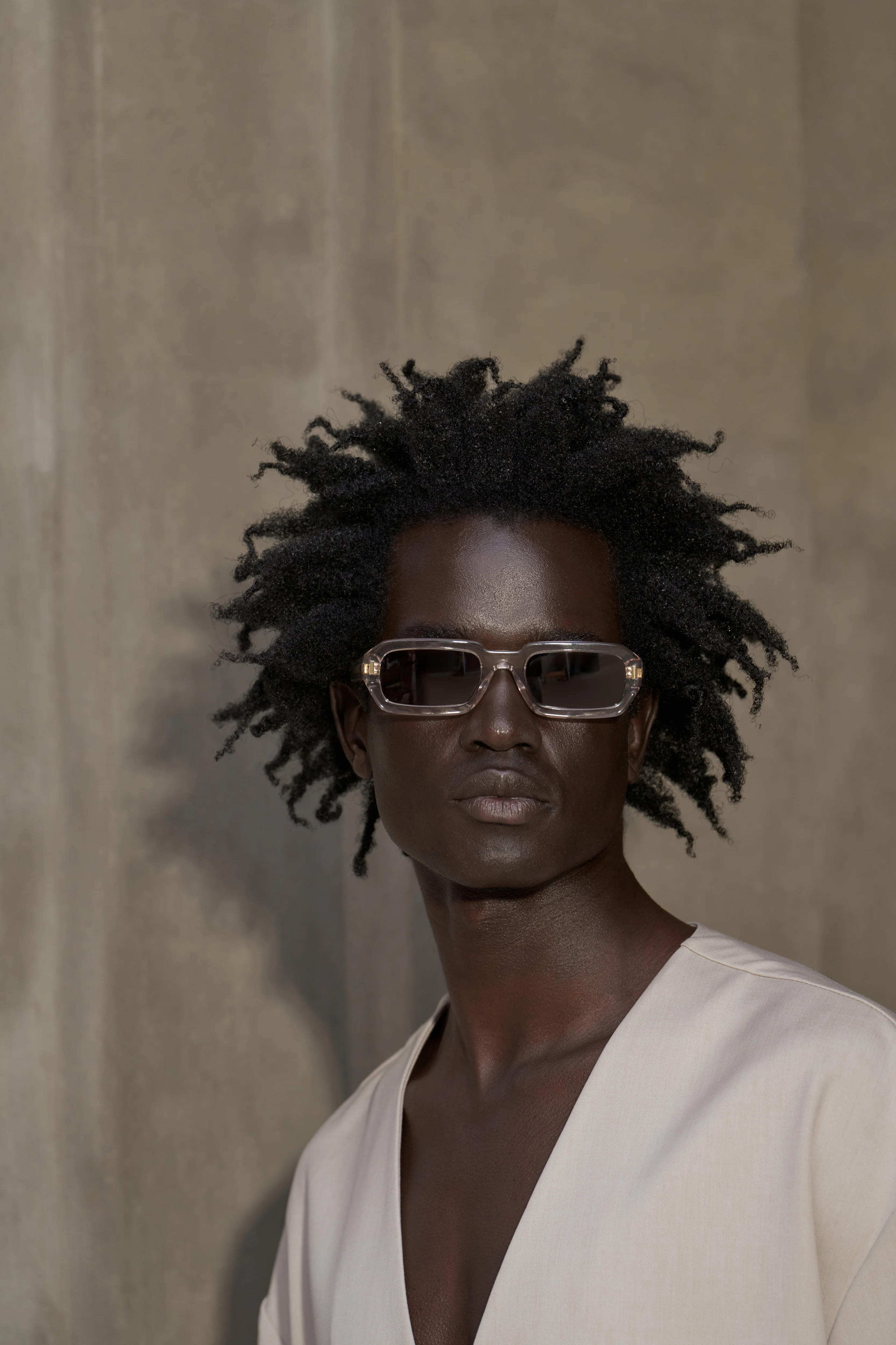 EMBLEM SUNGLASSES - CHAMPAGNE