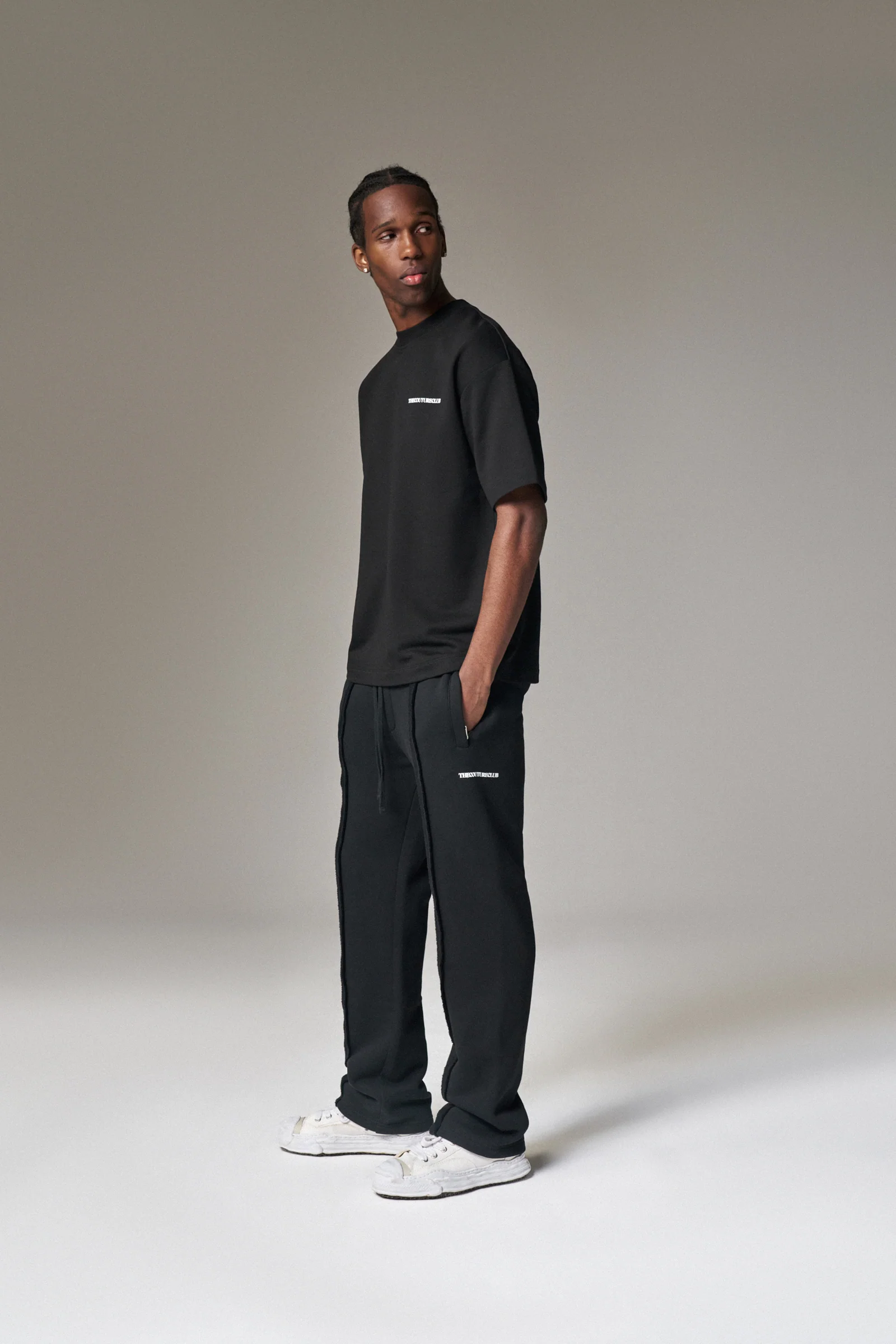 COPYRIGHT STRAIGHT LEG JOGGERS - BLACK