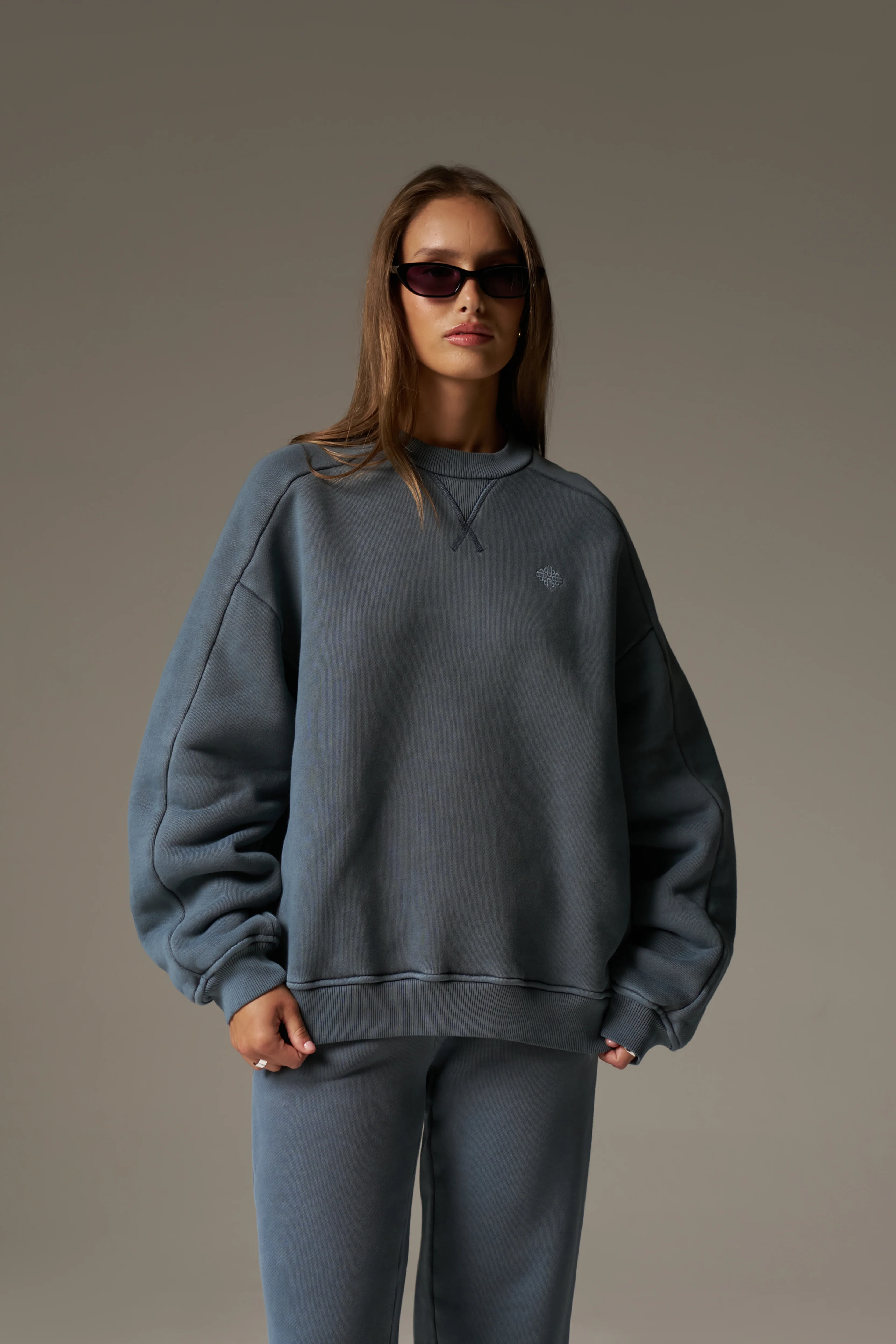 LAUNDERED CLASSICS SEAM DETAIL SWEATSHIRT - PETROL BLUE
