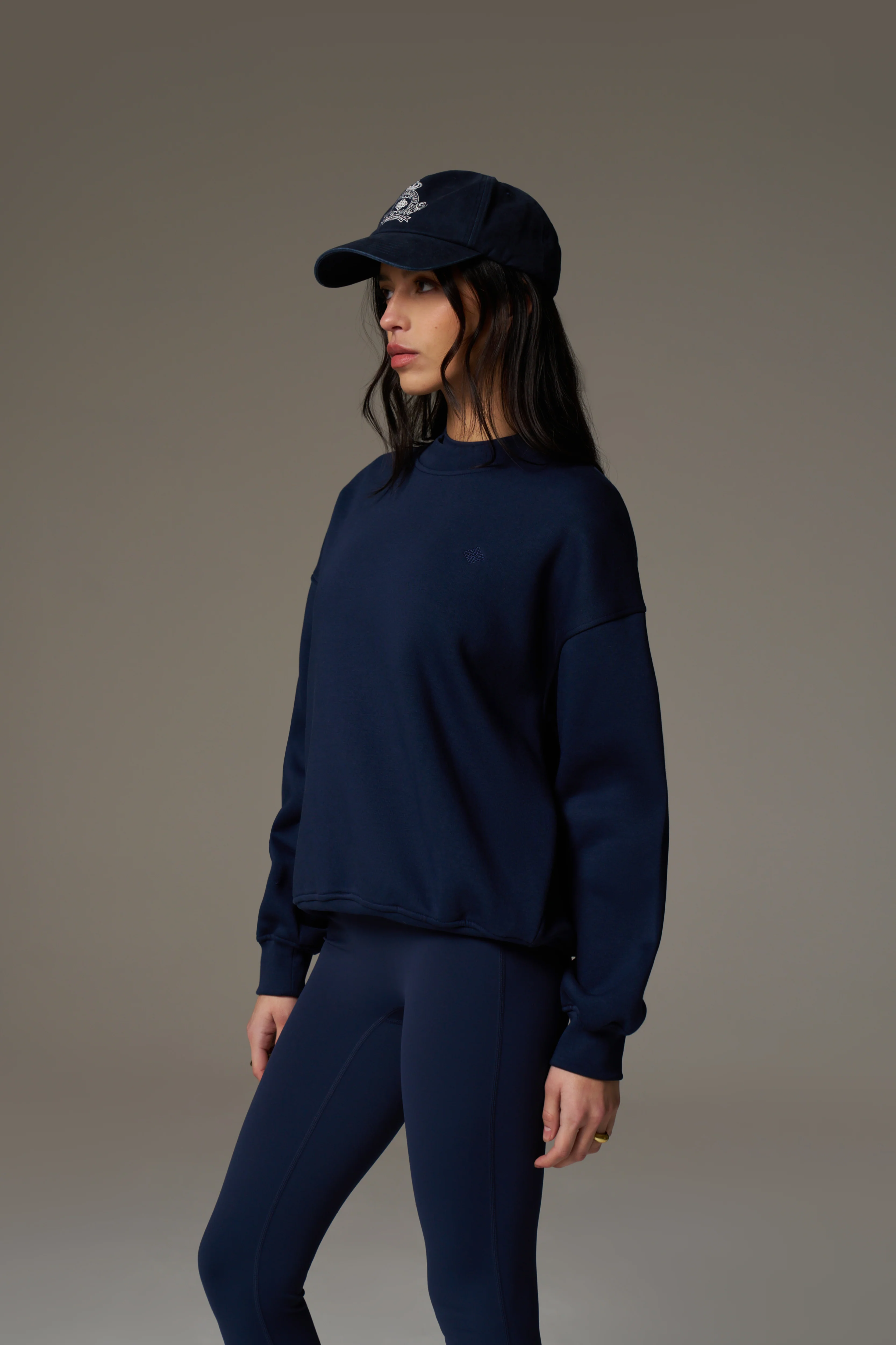 EMBLEM EMBROIDERED SWEATSHIRT - NAVY