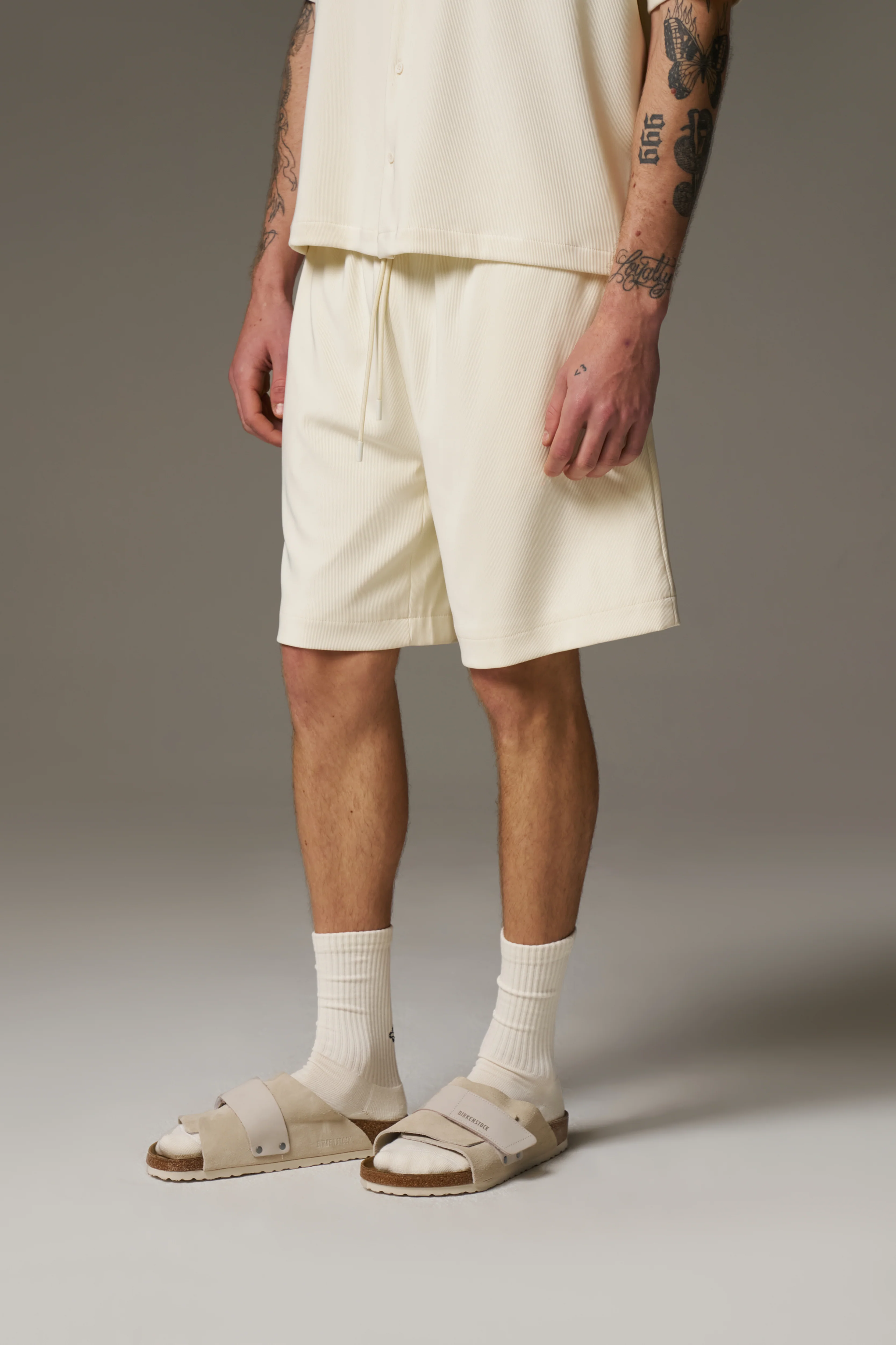 RIBBED SHORTS - OFF WHITE
