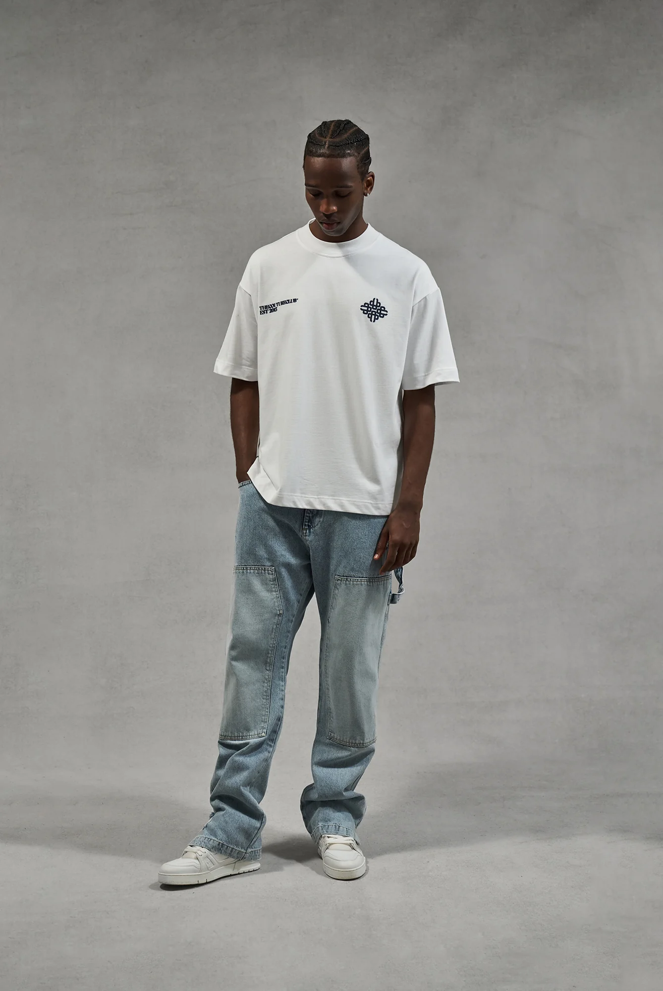 BLURRED GRAPHIC EMBLEM T-SHIRT - NAVY