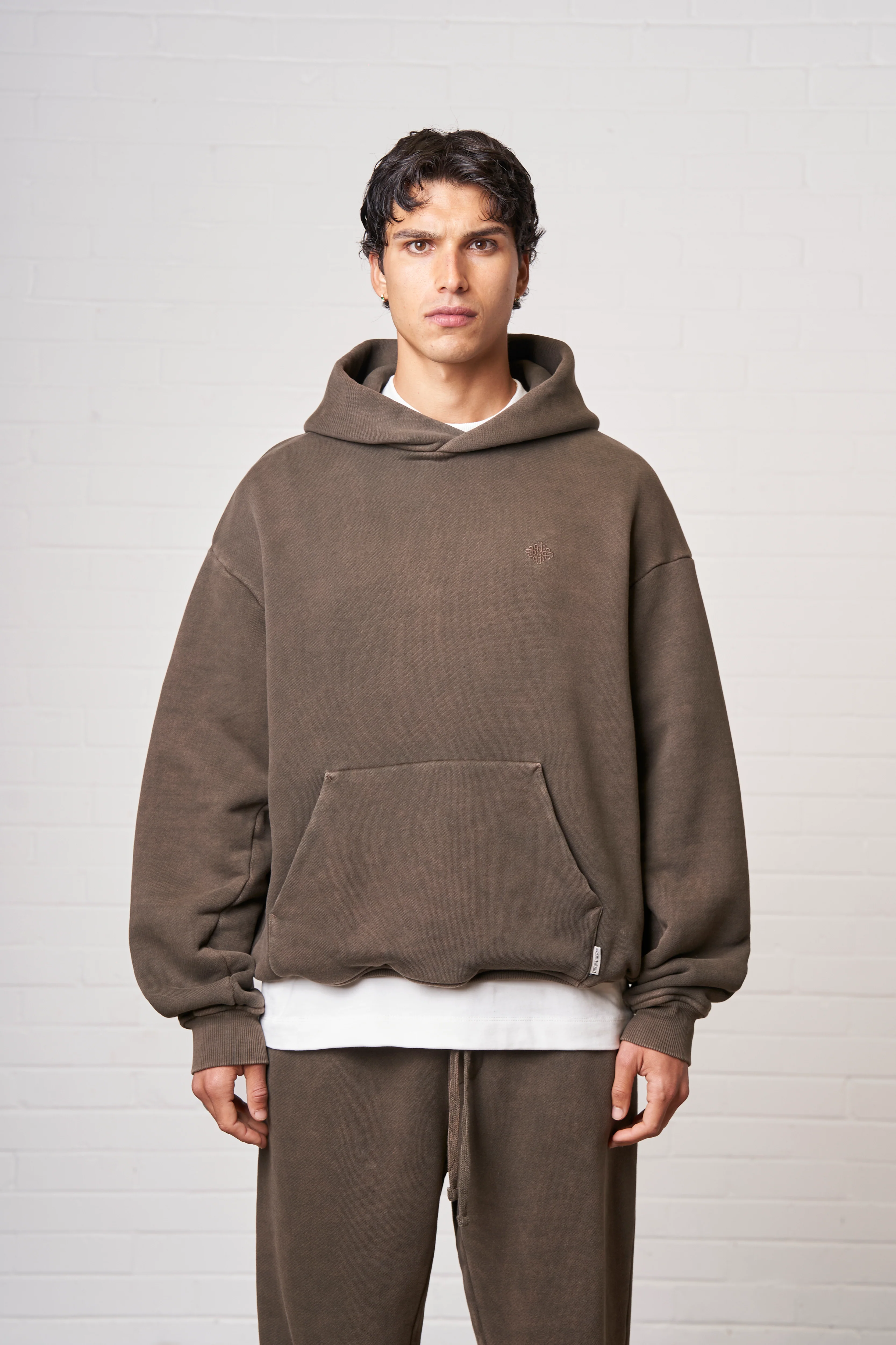 LAUNDERED CLASSICS HOODIE - WASHED BROWN