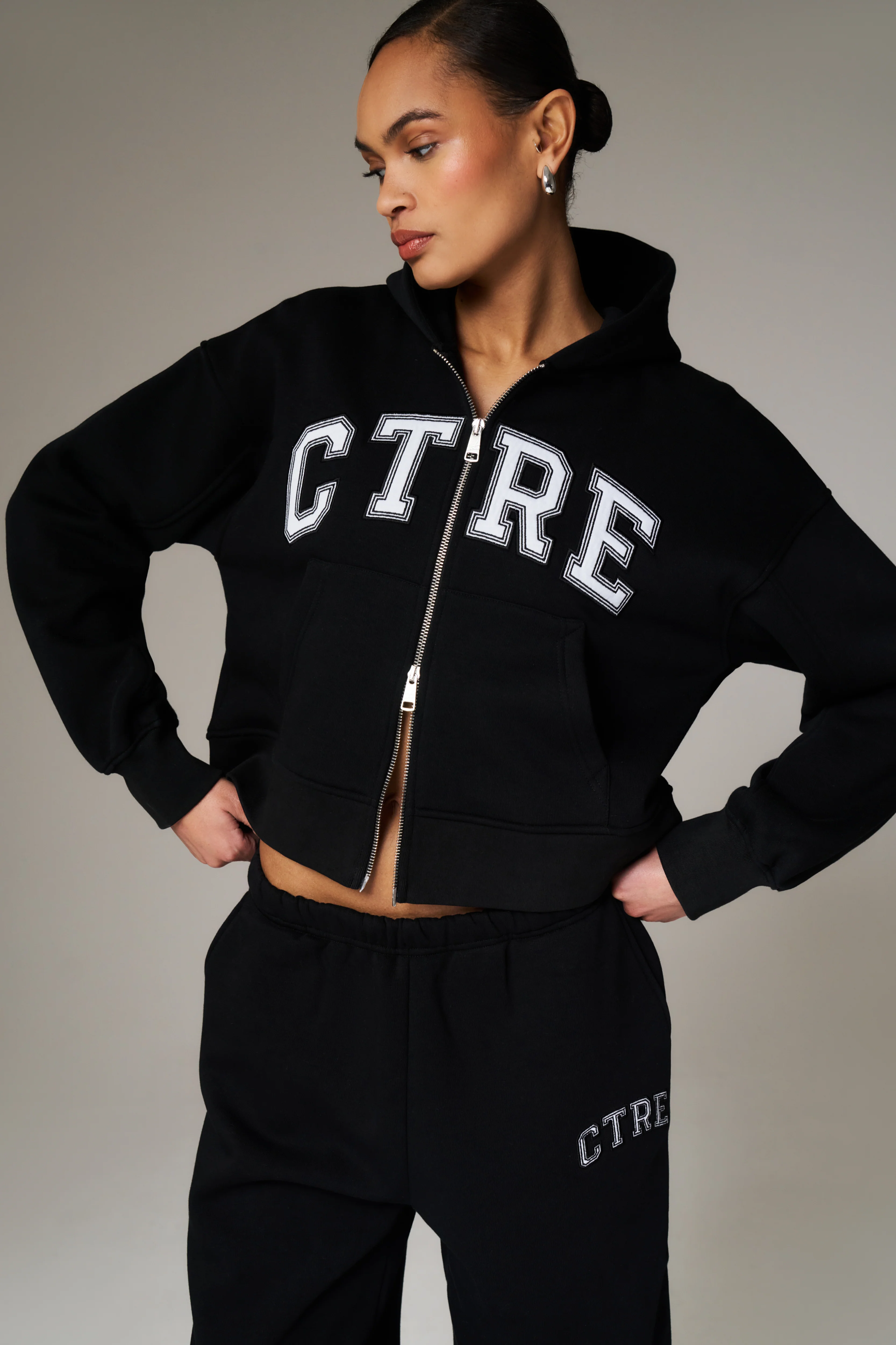 CTRE CROPPED ZIP THROUGH HOODIE - BLACK