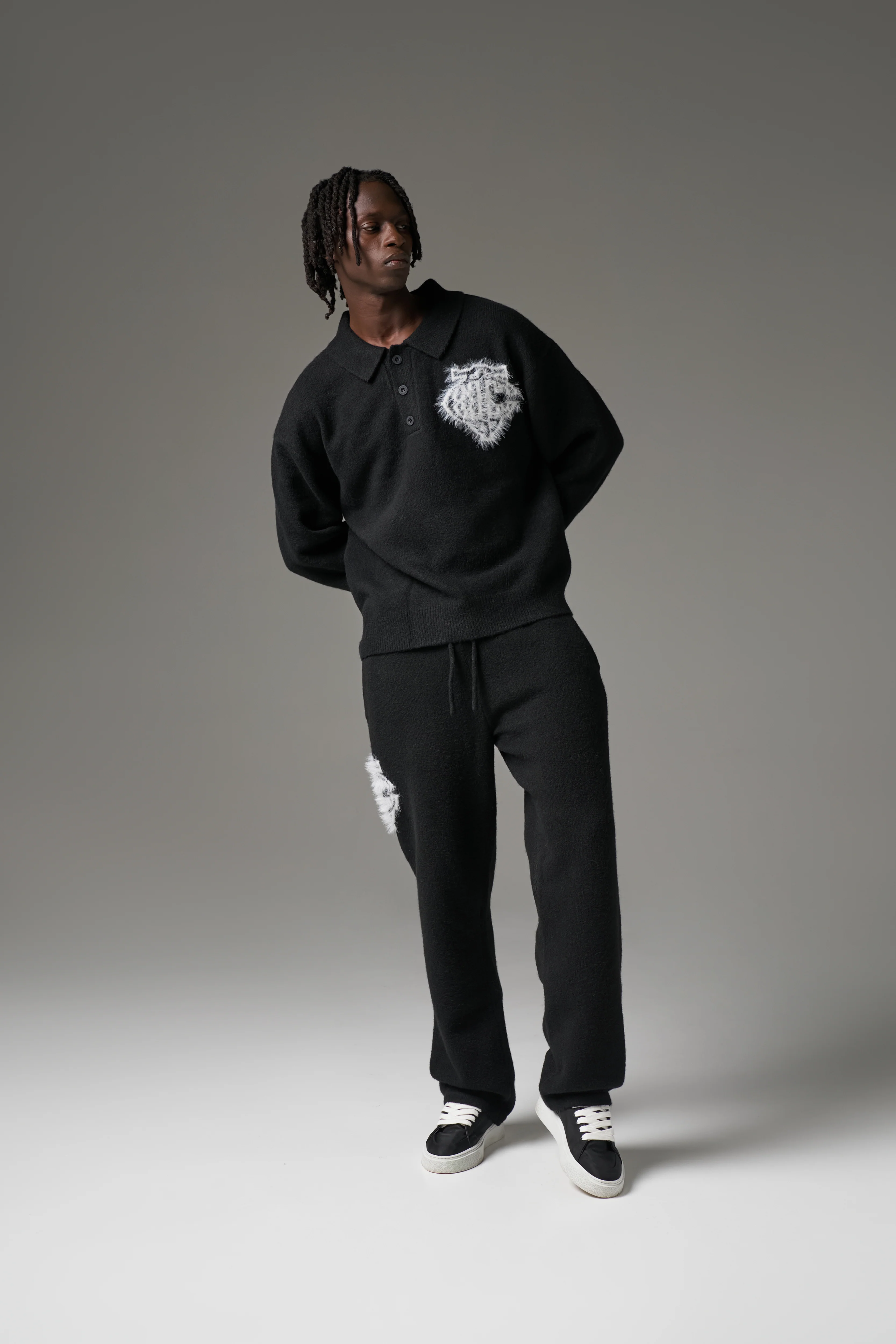 MONOGRAM EMBLEM FLUFFY KNIT POLO - BLACK