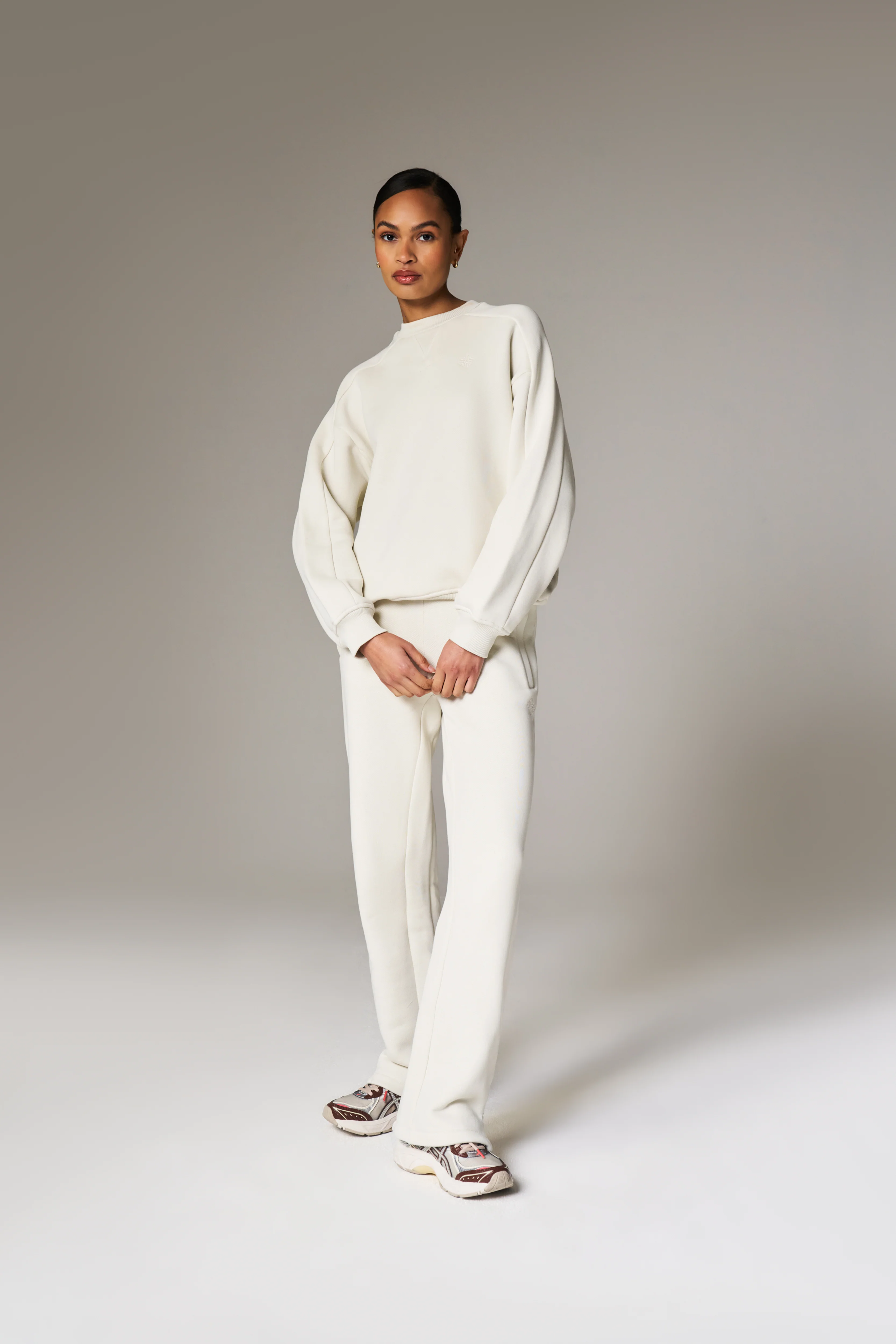 LAUNDERED CLASSICS STRAIGHT LEG JOGGERS - ECRU