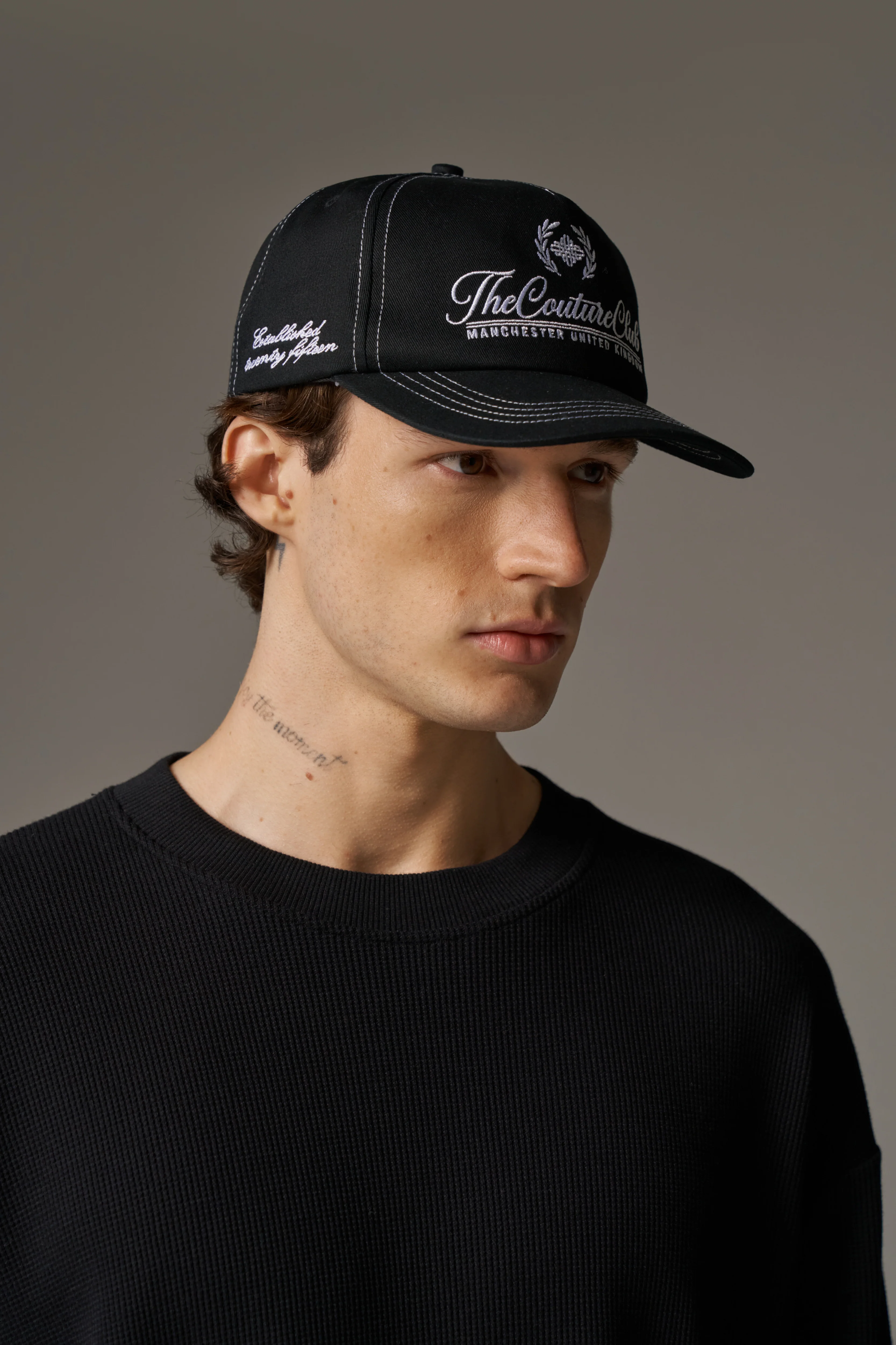 CONTRAST STITCH LAUREL EMBROIDERY CAP - BLACK