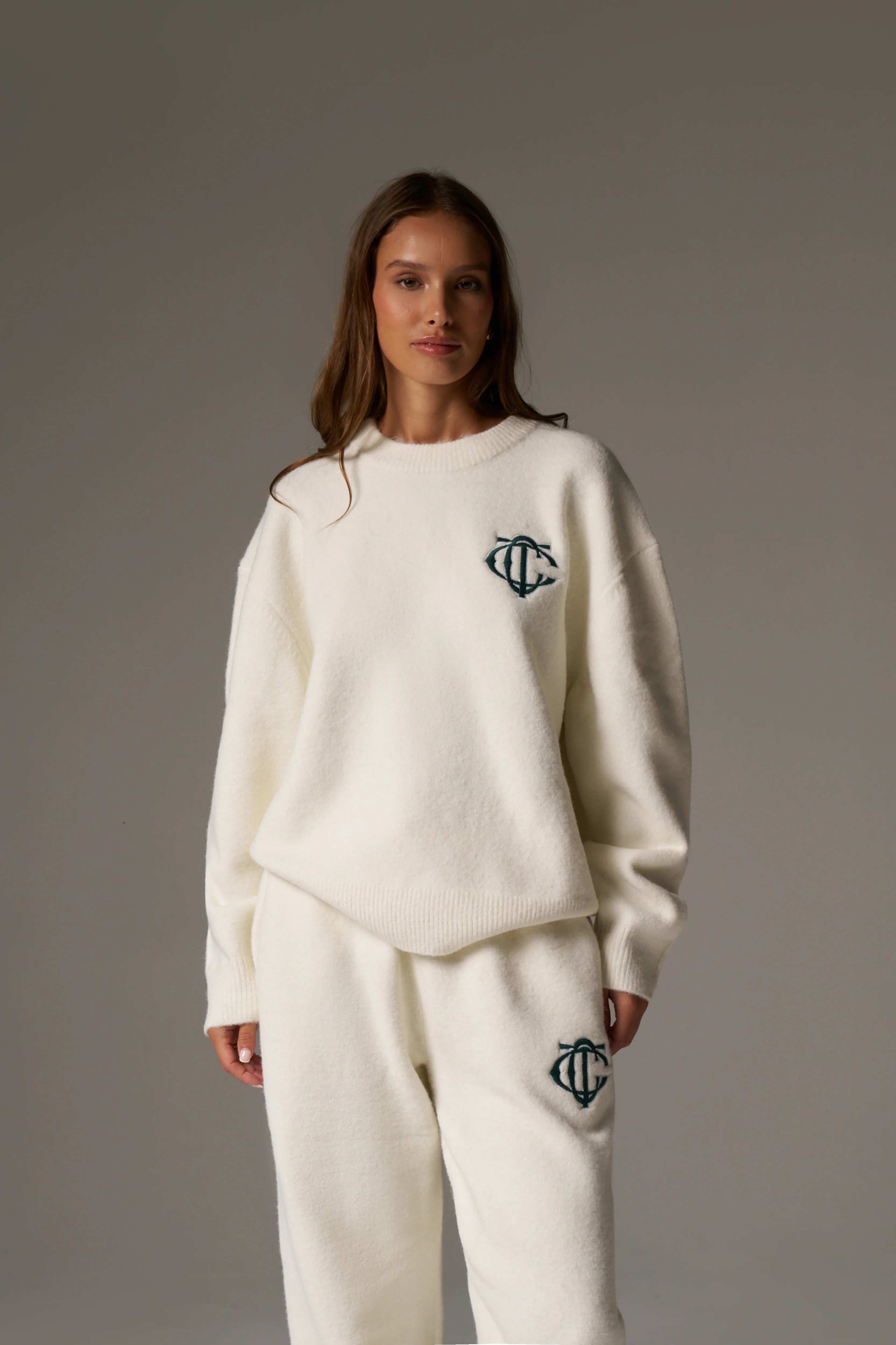 MONOGRAM EMBLEM KNITTED CREW - OFF WHITE