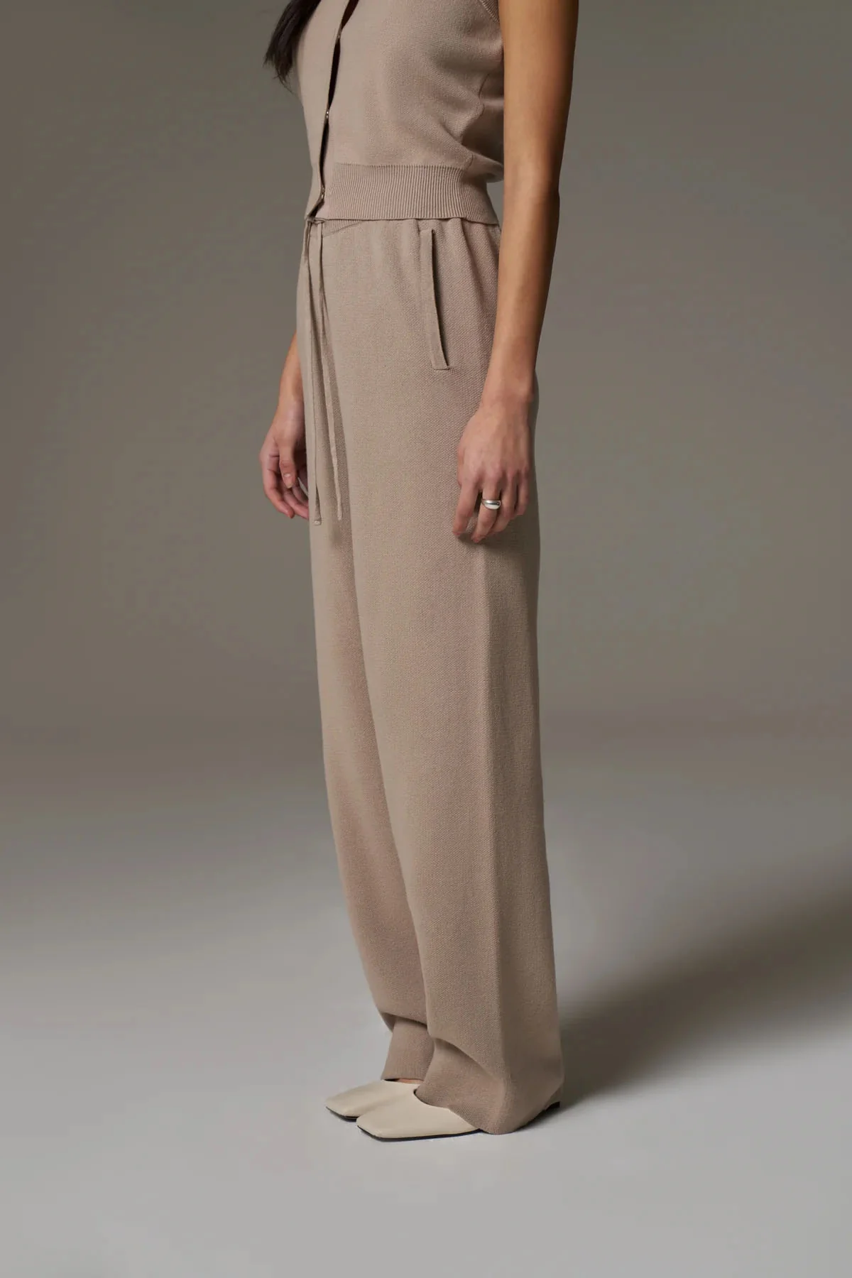 KNITTED RELAXED JOGGERS - BEIGE