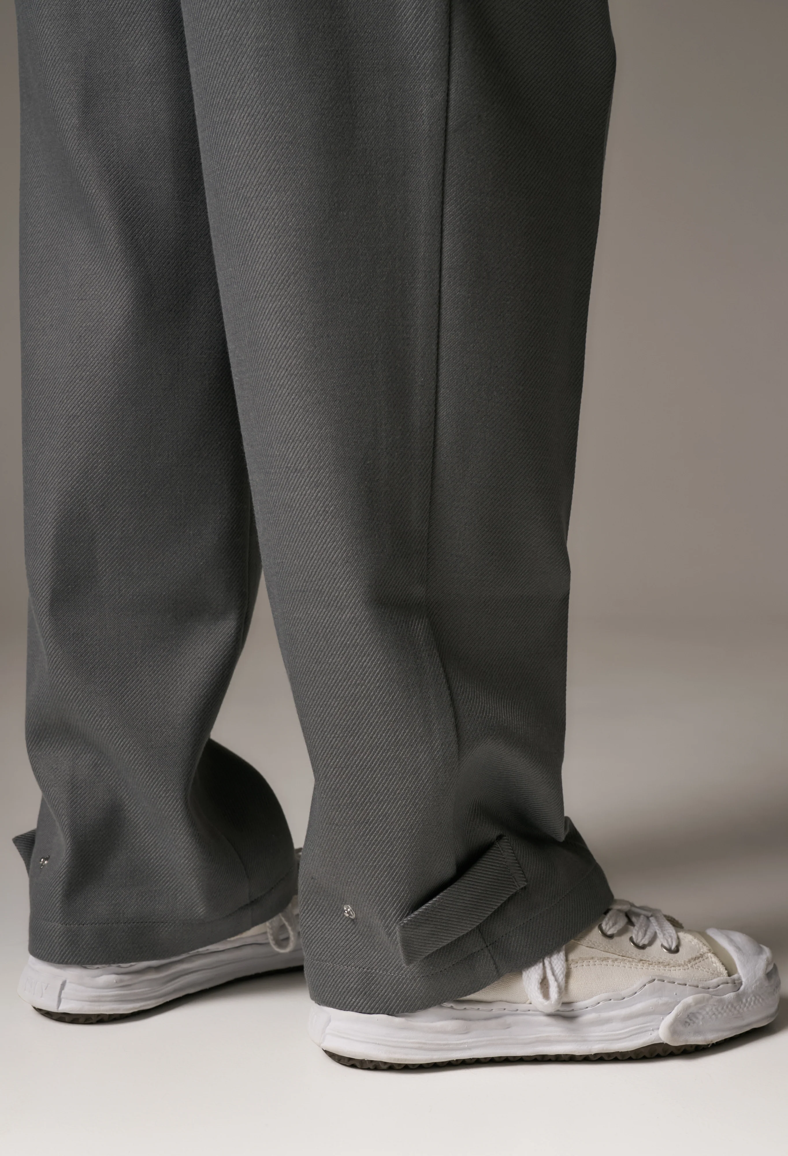 PLEATED WIDE LEG WOOL BLEND TROUSERS - GREY