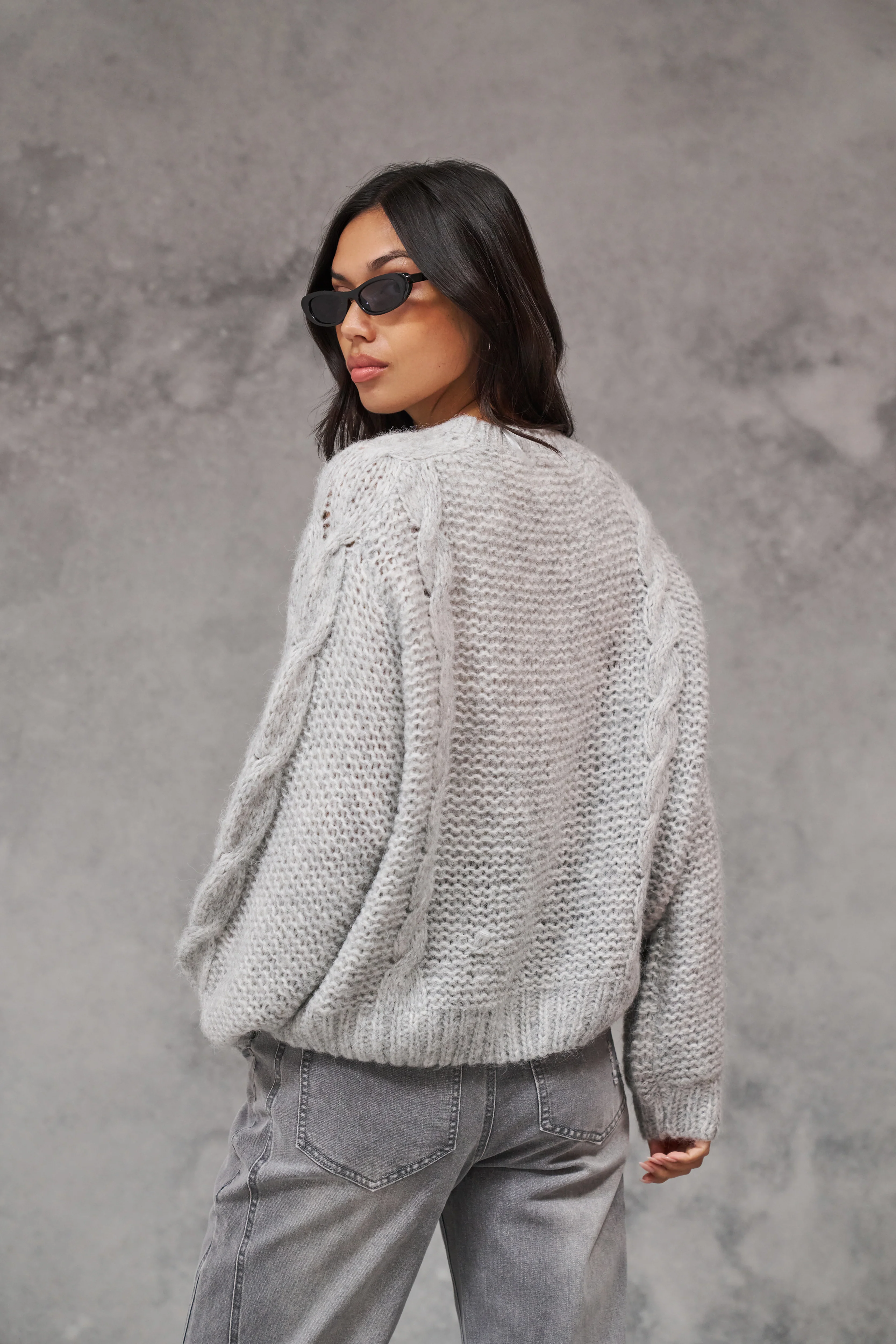 EMBLEM PLAITED OVERSIZED KNIT JUMPER - GREY MARL