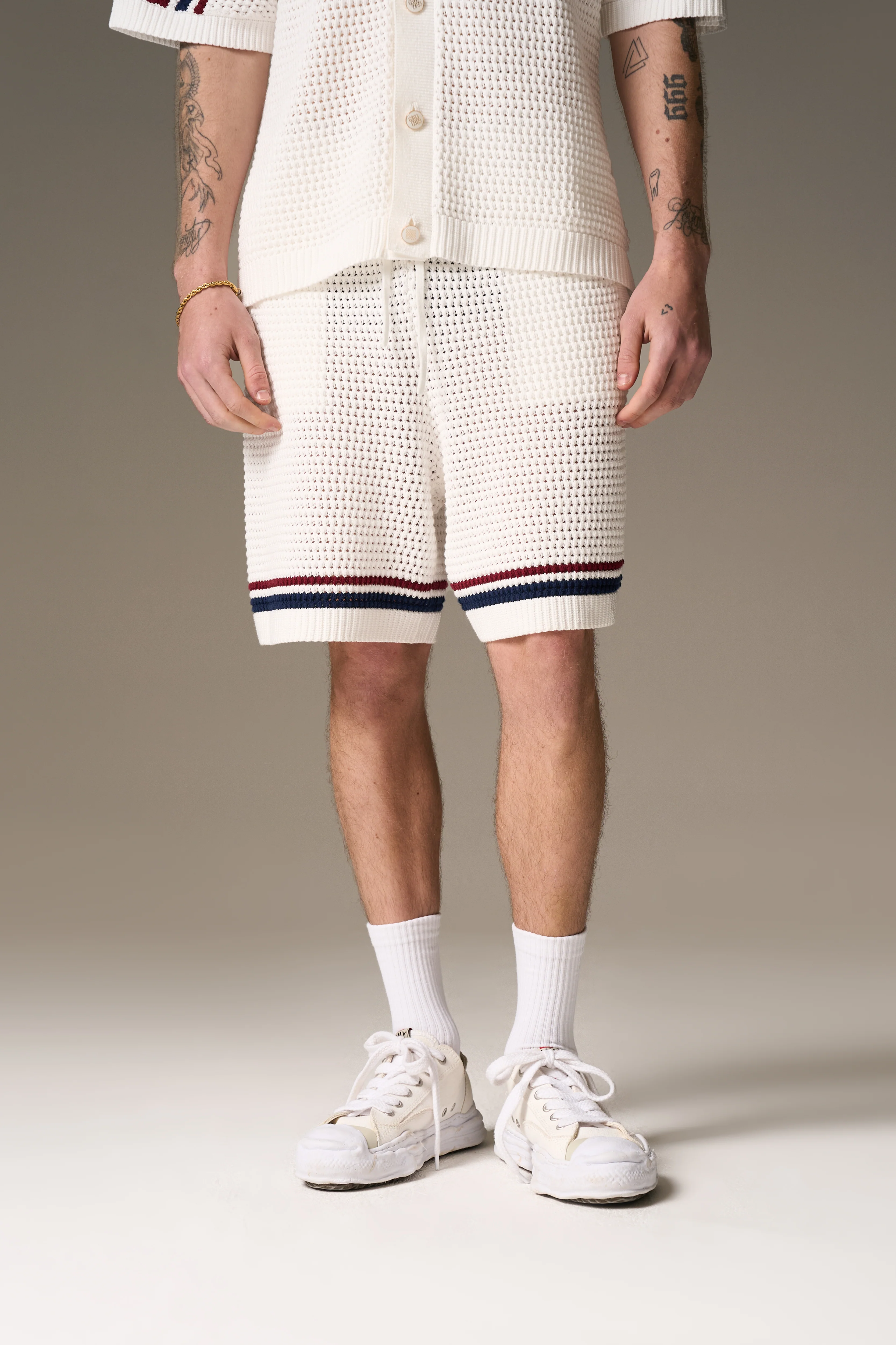 STRIPE CROCHET KNIT SHORTS - BURGUNDY