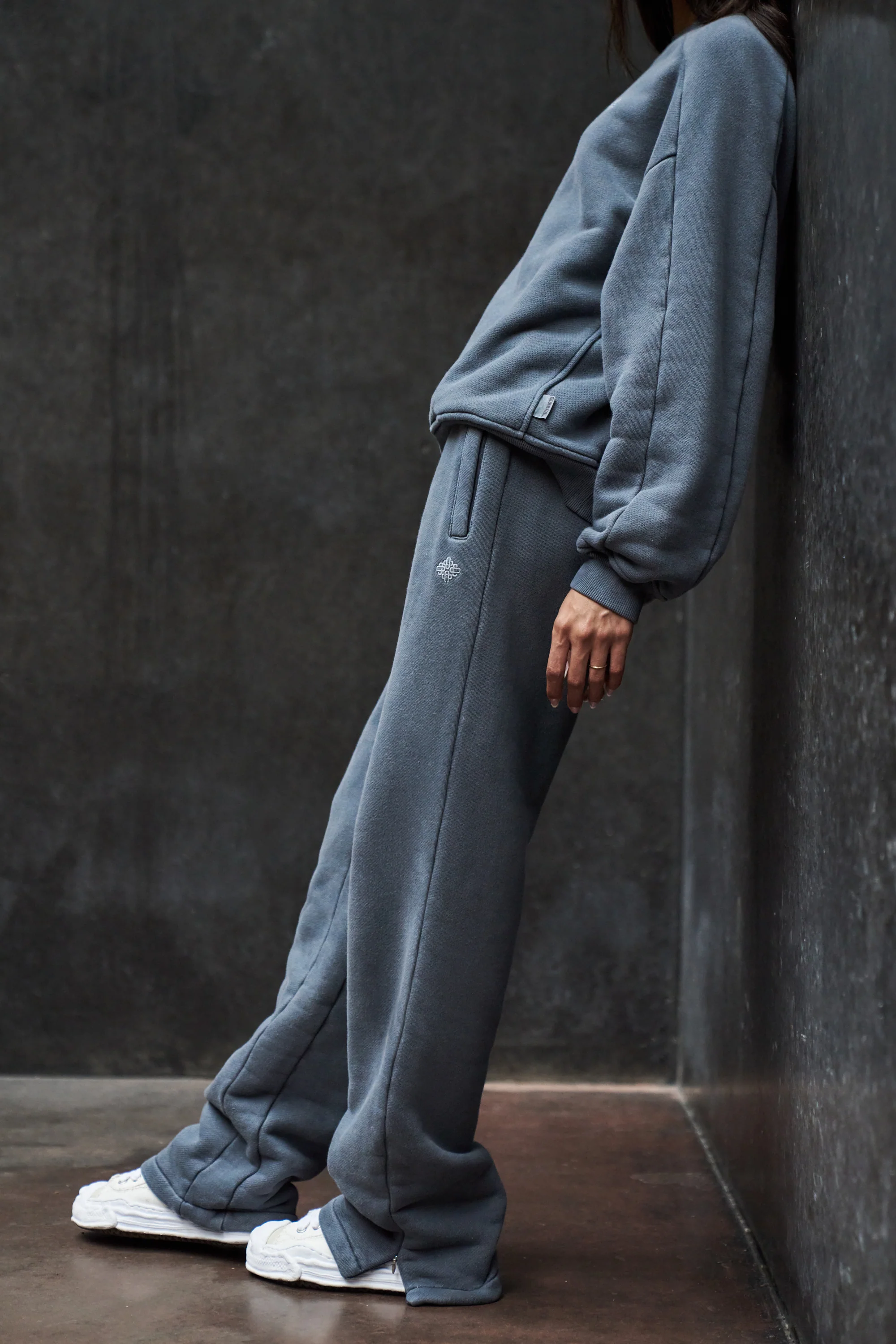 LAUNDERED CLASSICS STRAIGHT LEG JOGGERS - PETROL BLUE
