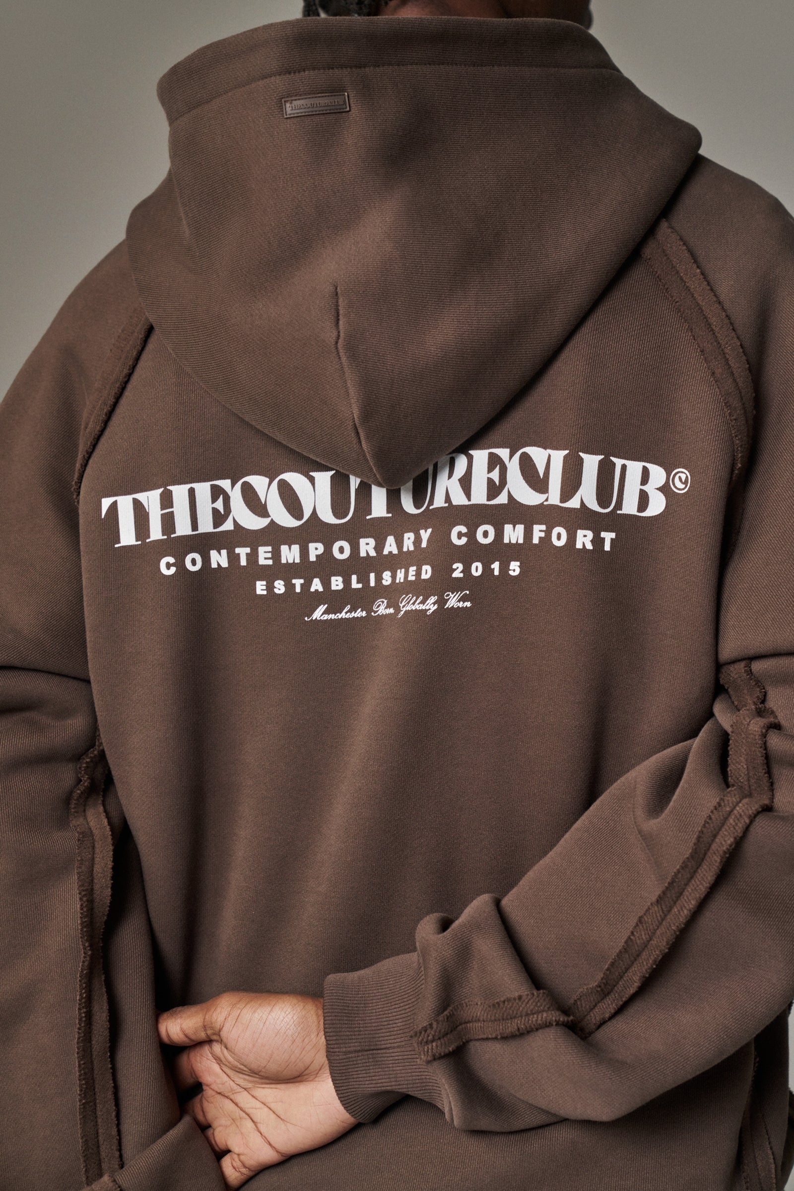 COPYRIGHT QUARTER ZIP HOODIE - BROWN