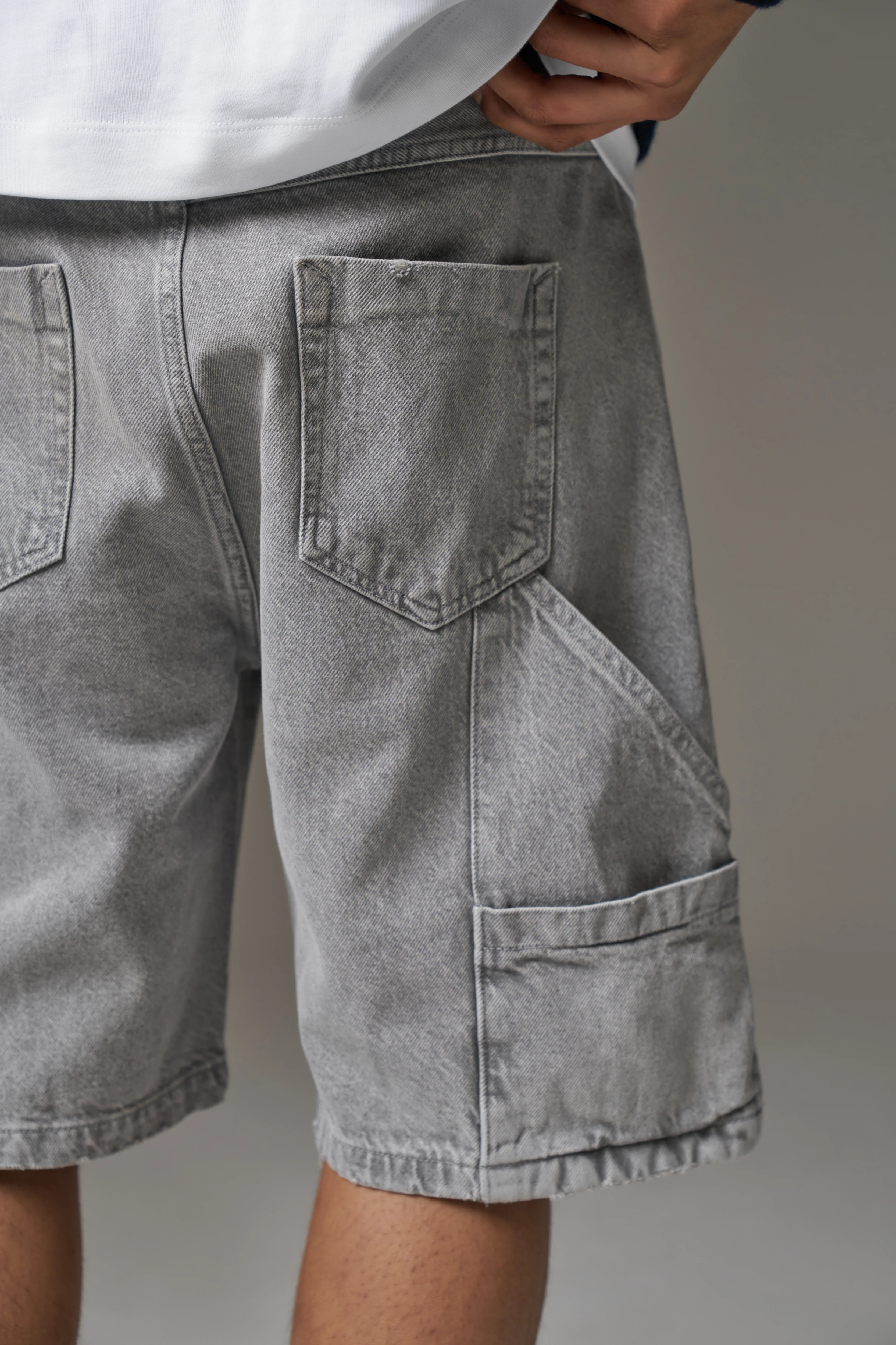 DENIM CARPENTER SHORTS - GREY WASH