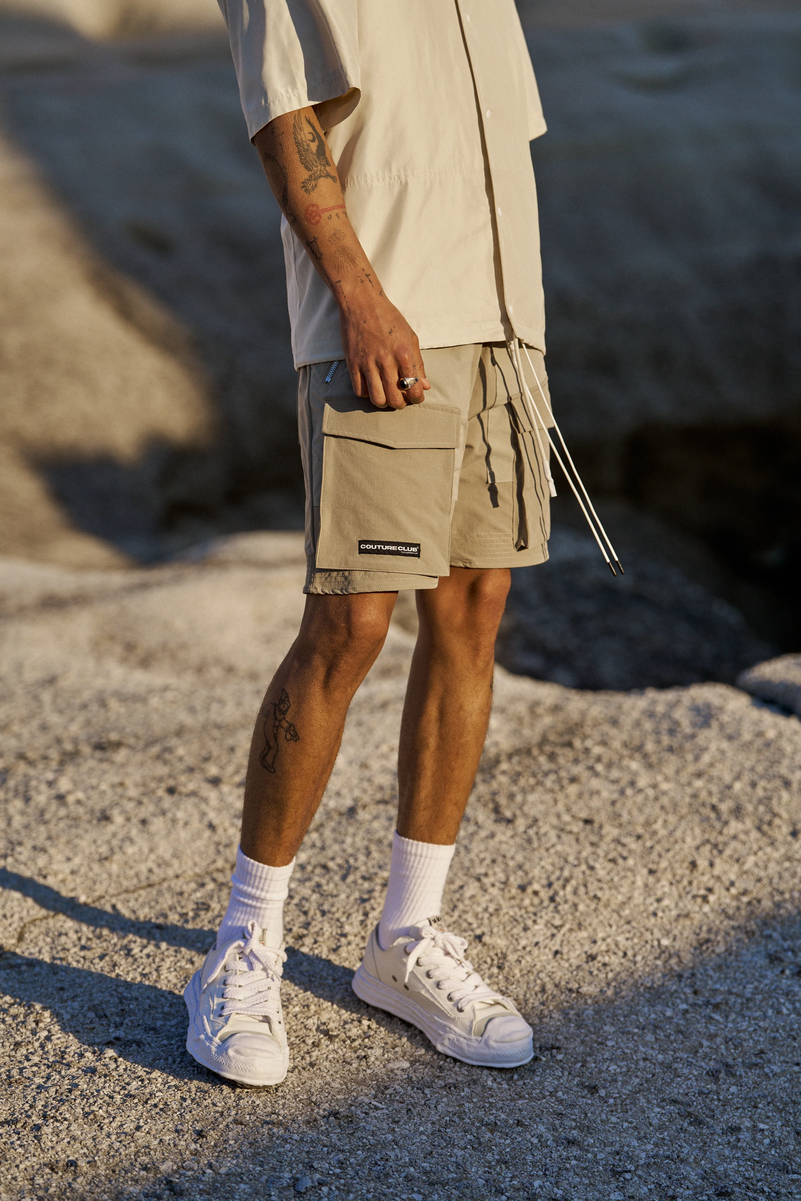 PANELLED CARGO SHORTS - BEIGE