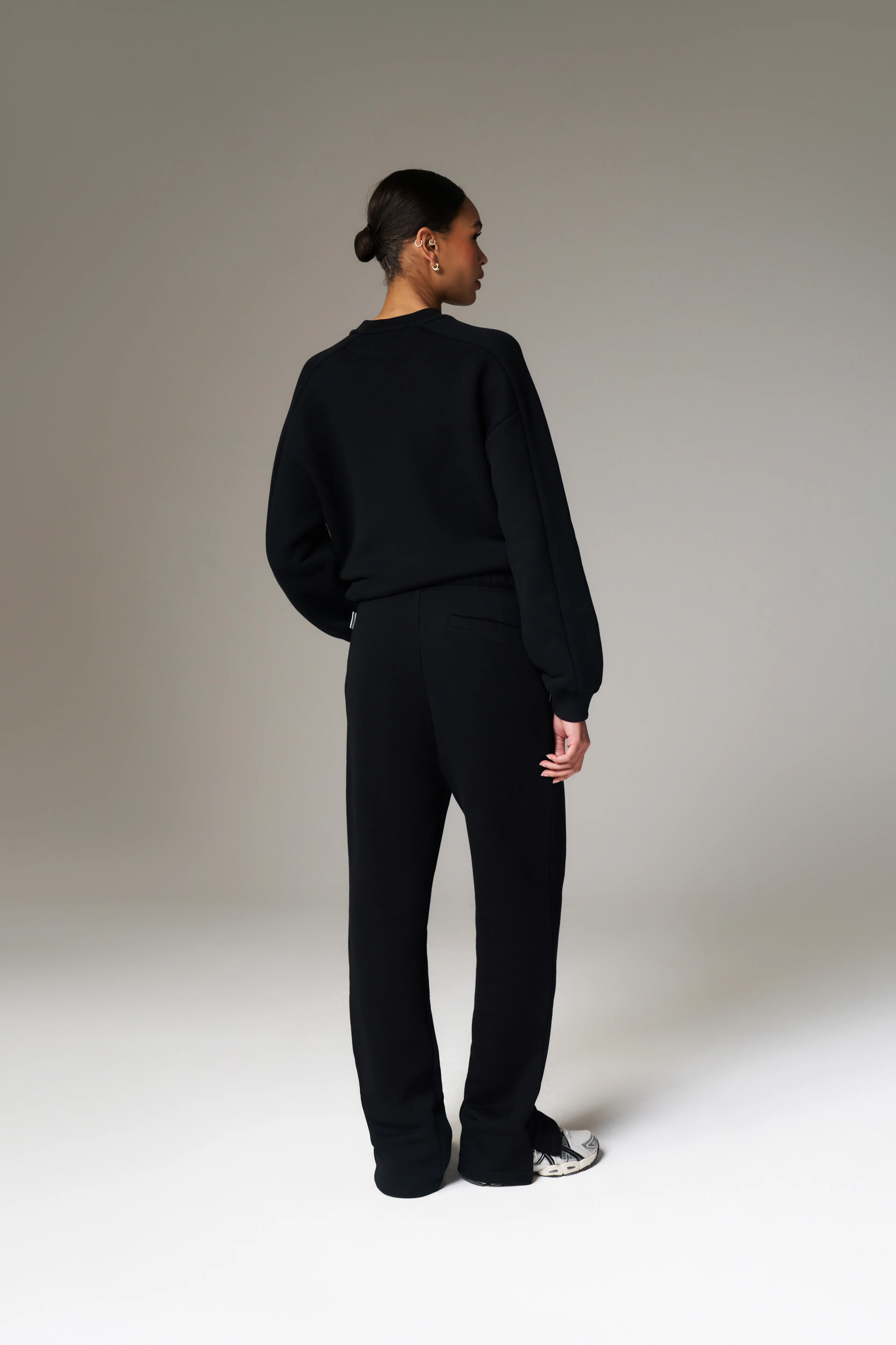 LAUNDERED CLASSICS STRAIGHT LEG JOGGERS - WASHED BLACK