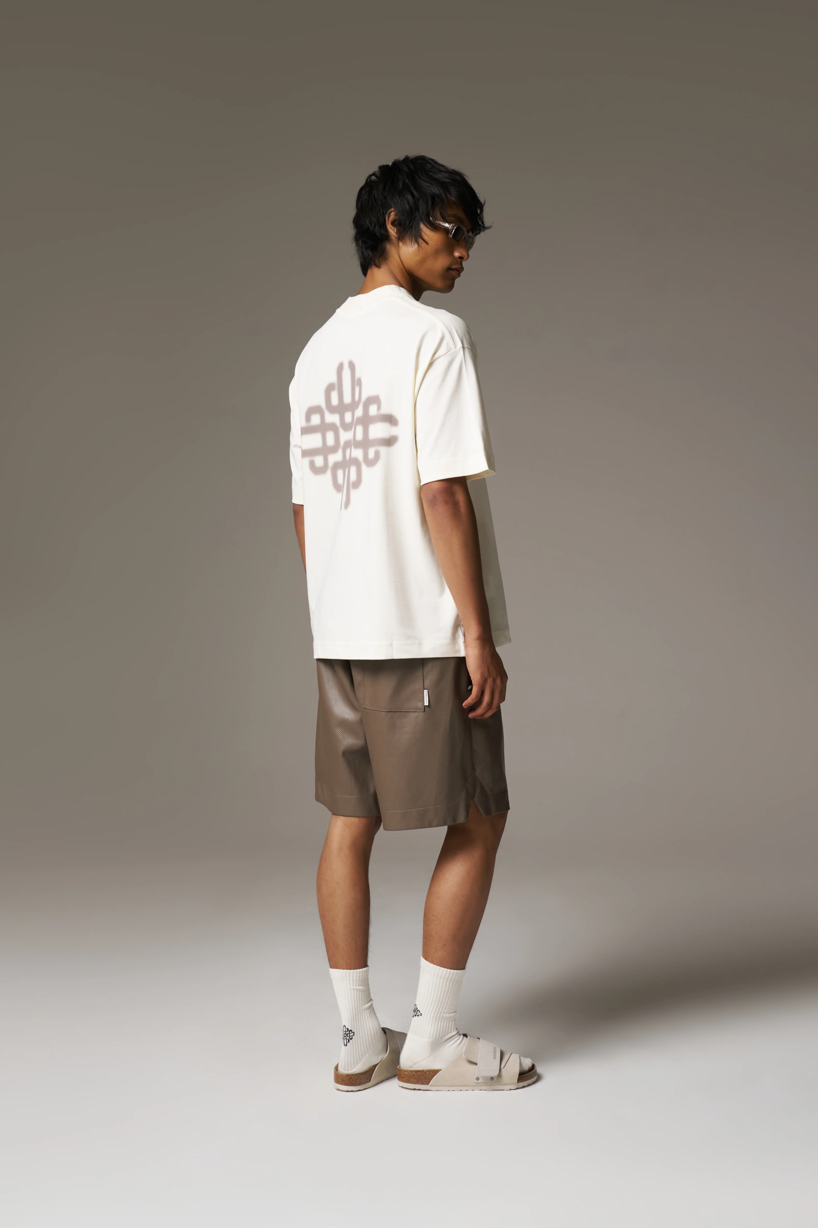 BLURRED GRAPHIC EMBLEM T-SHIRT - OFF WHITE