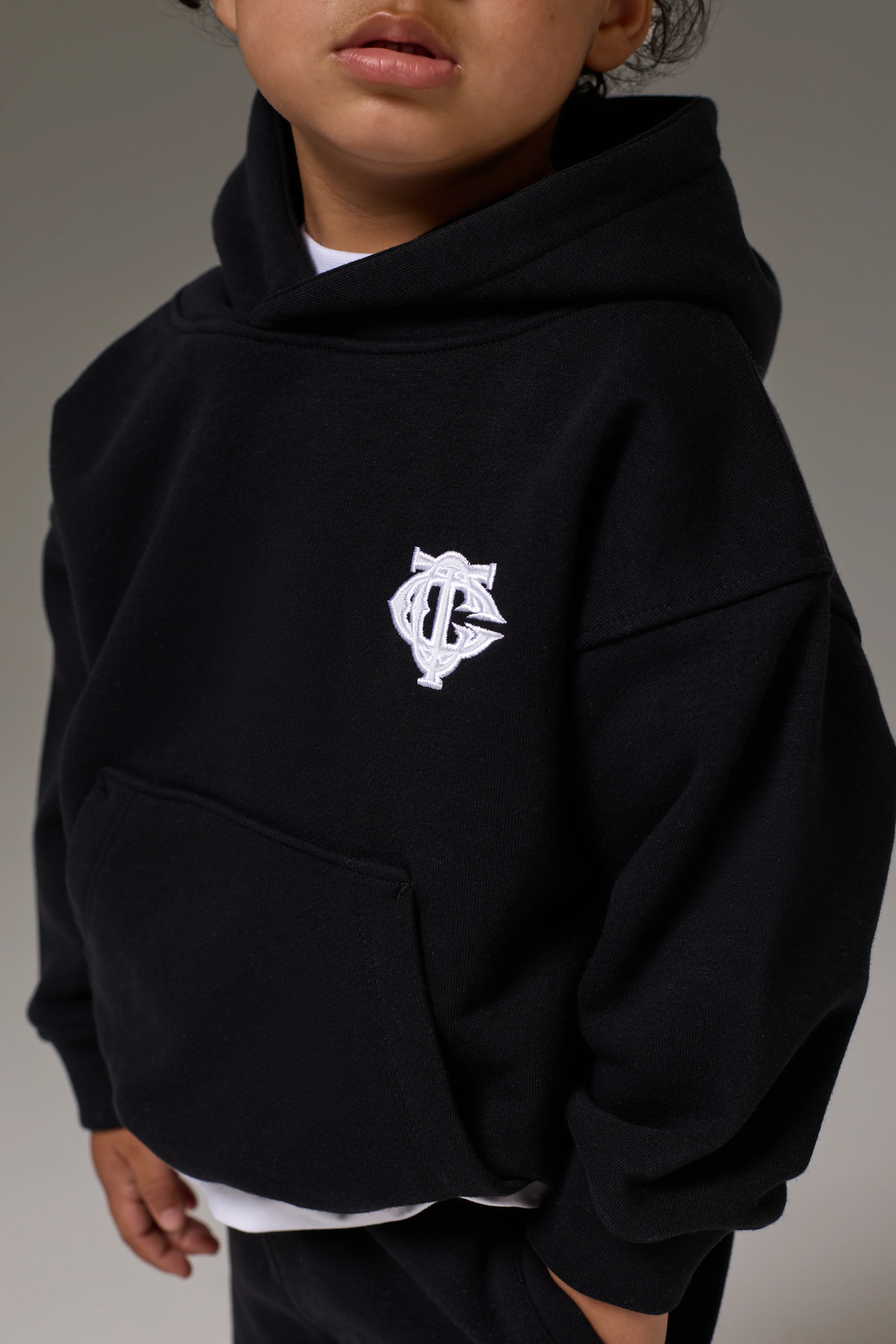 KIDS MONOGRAM EMBLEM APPLIQUE HOODIE - BLACK