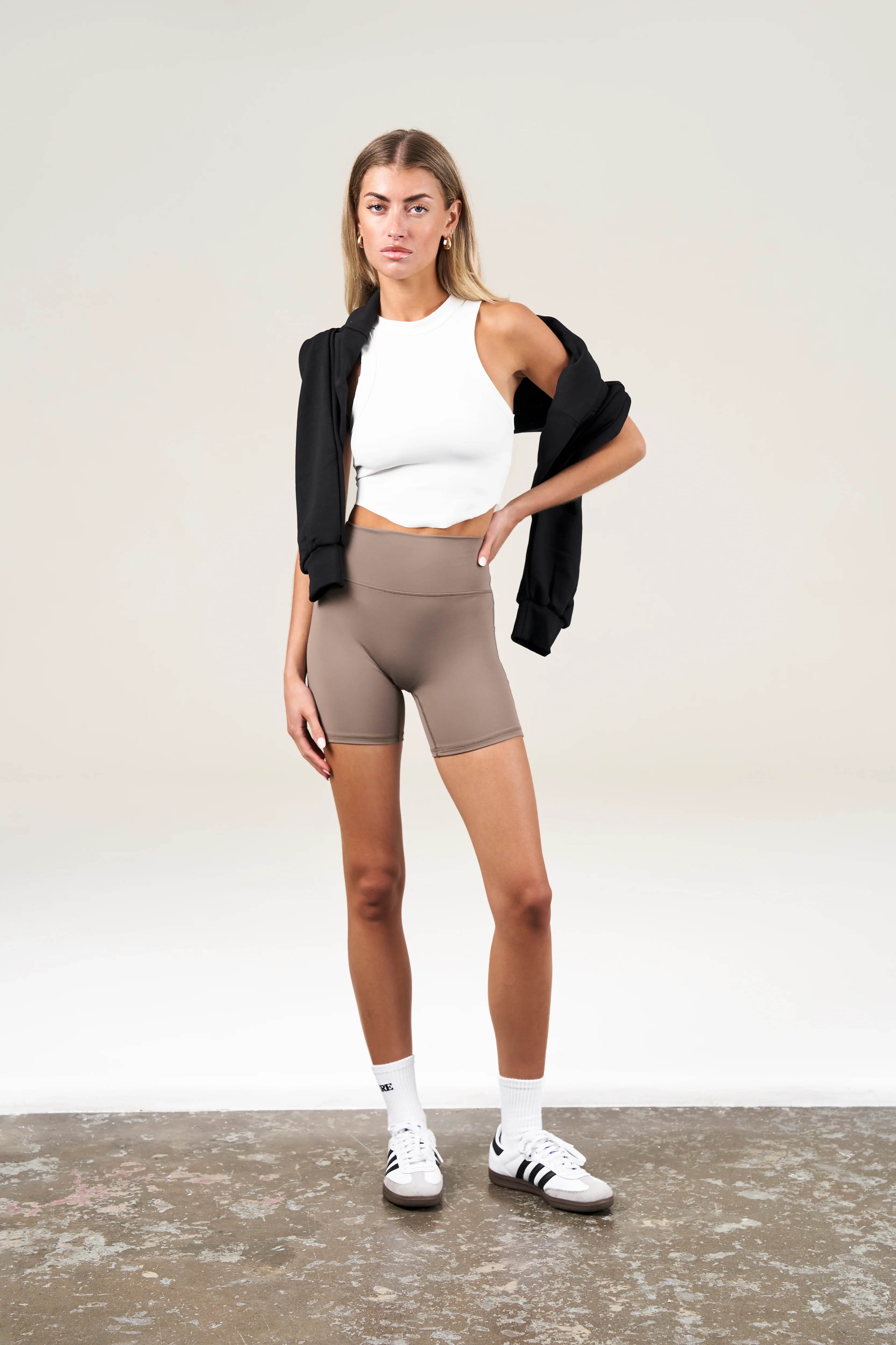 SCULPTING STRETCH EMBLEM RACER - OFF WHITE