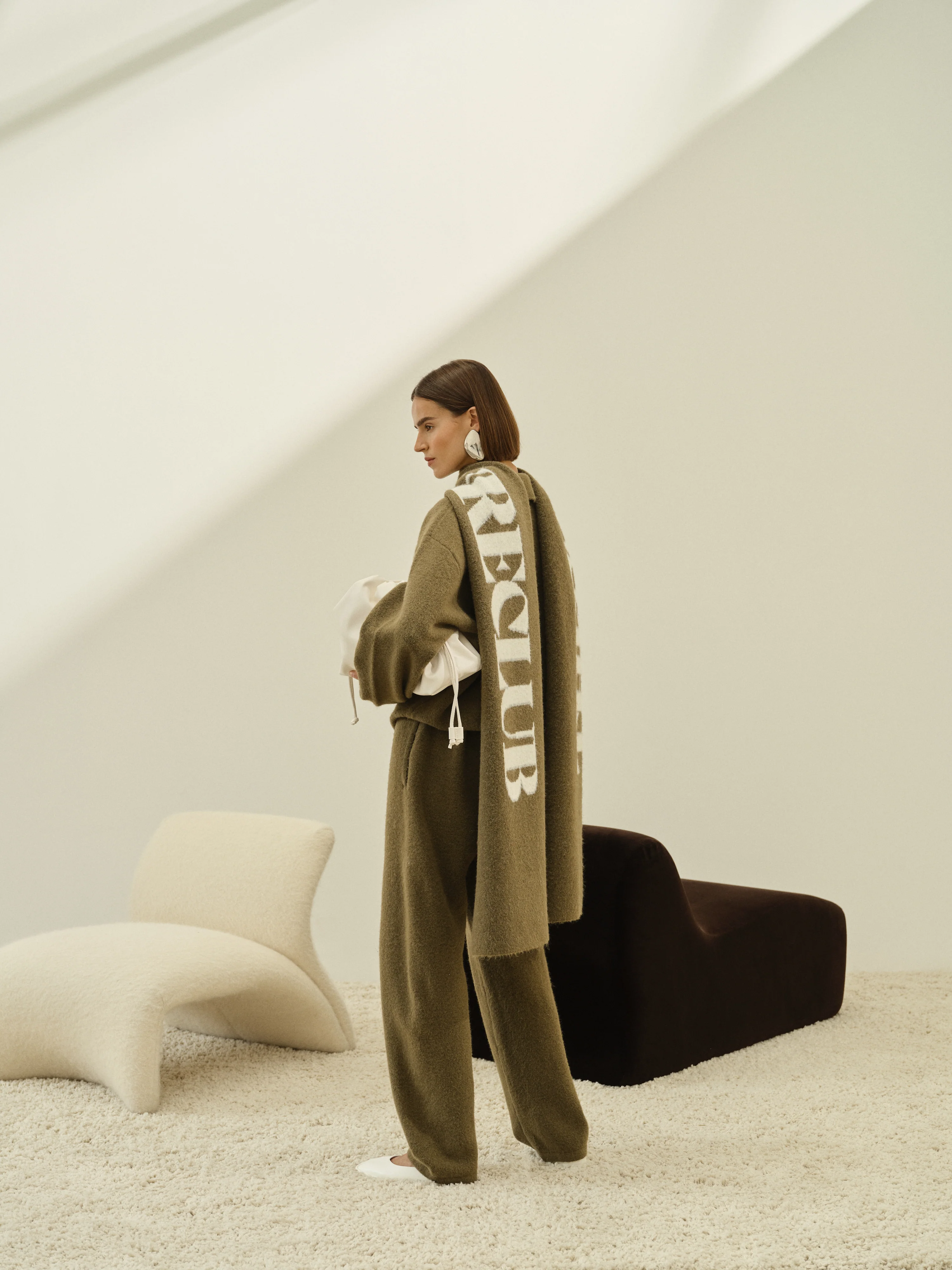 COPYRIGHT KNIT SCARF - KHAKI