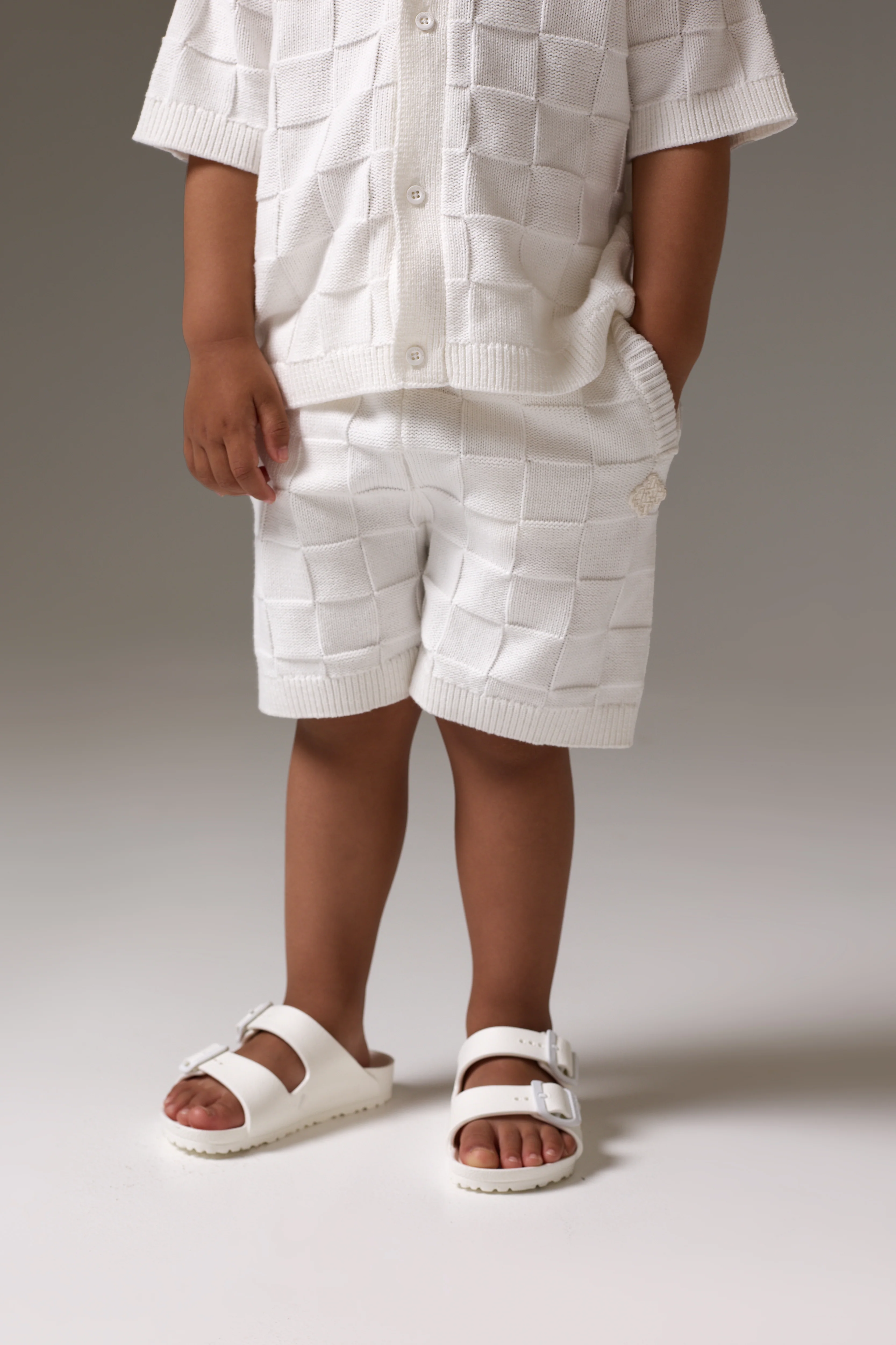 KIDS CHECKERBOARD KNITTED SHORT - OFF WHITE