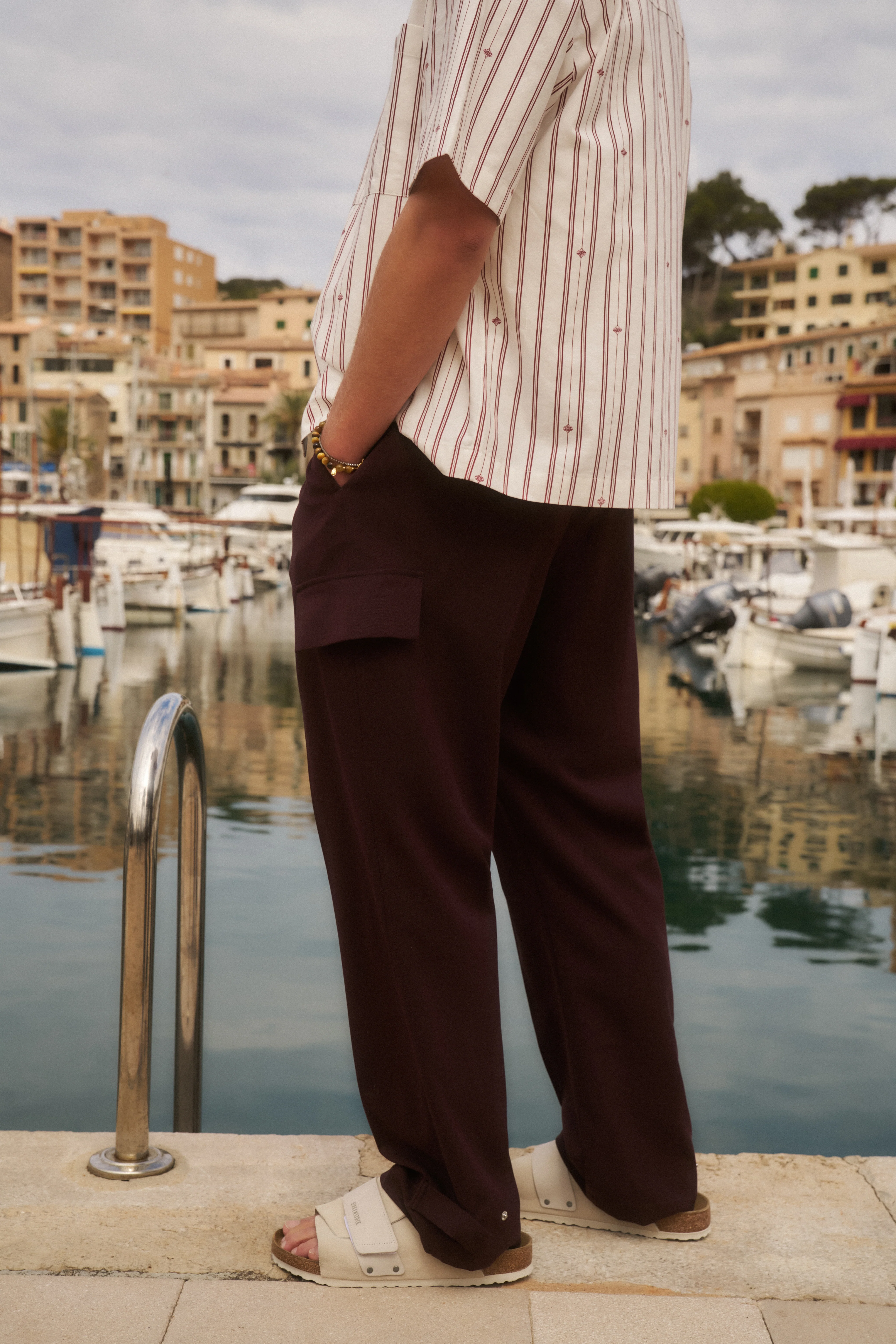 PLEATED WIDE LEG TROUSER - BURGUNDY