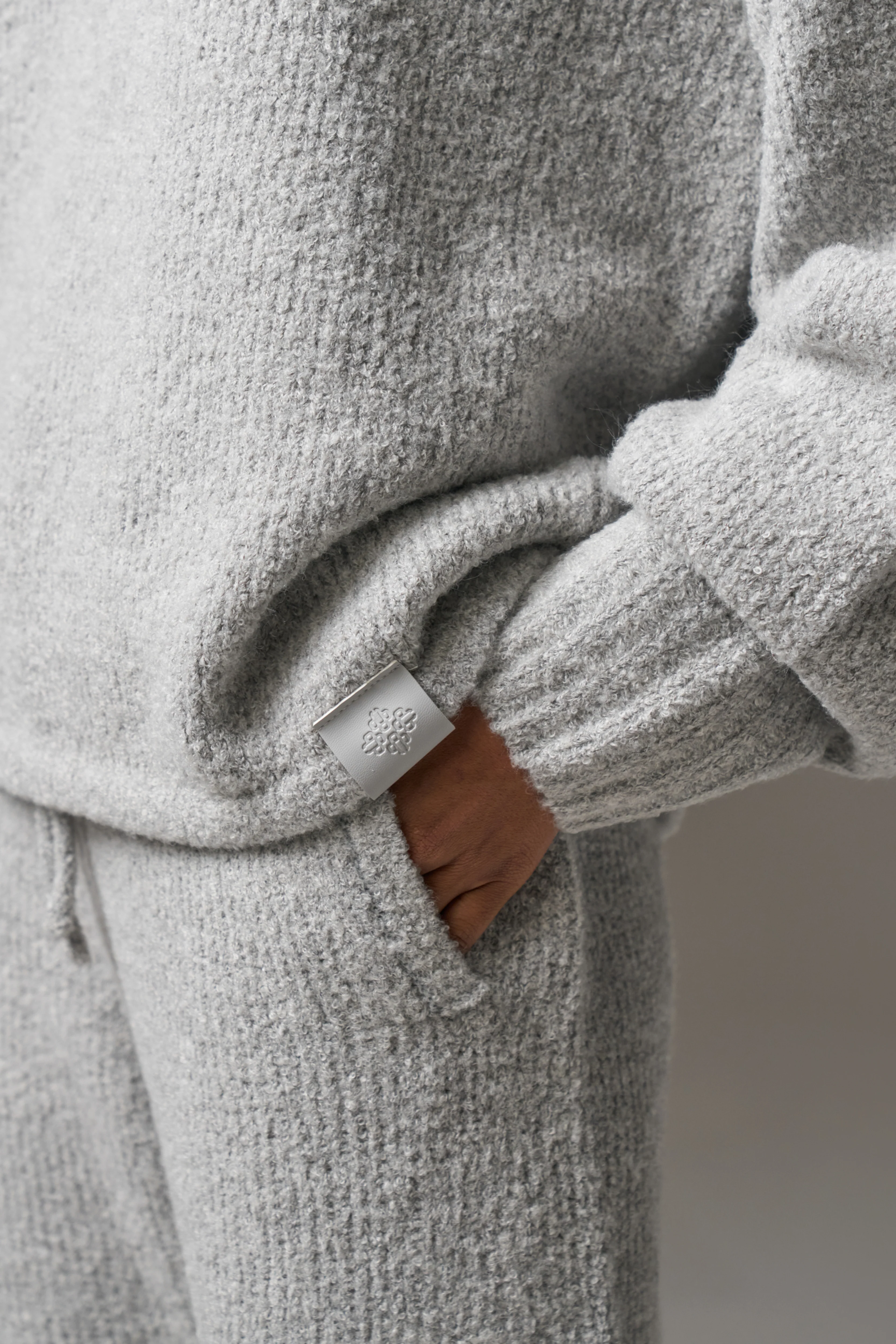 BOUCLE KNIT RAGLAN CREW - GREY MARL