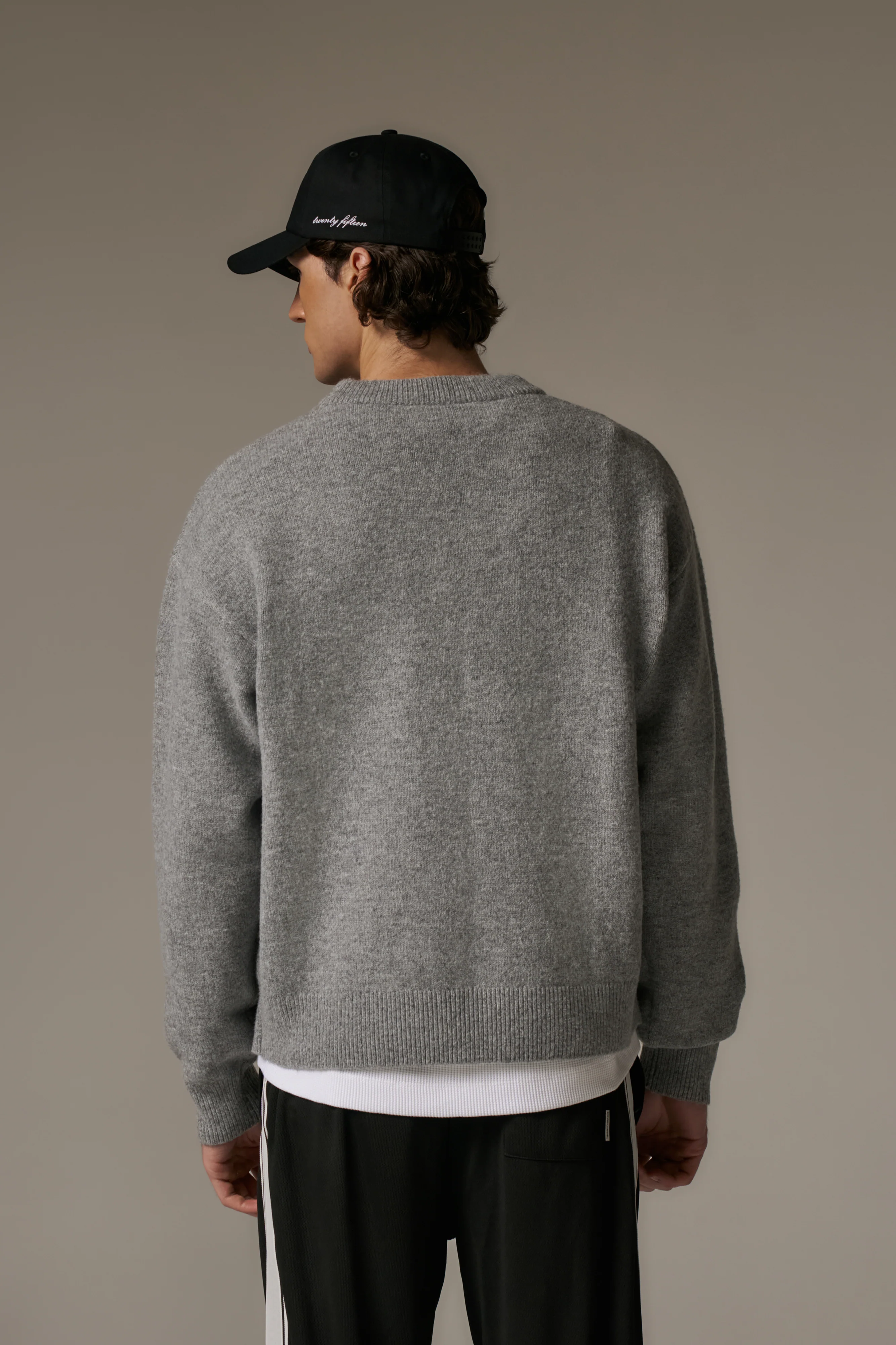 C EMBROIDERY KNITTED CREW - GREY MARL