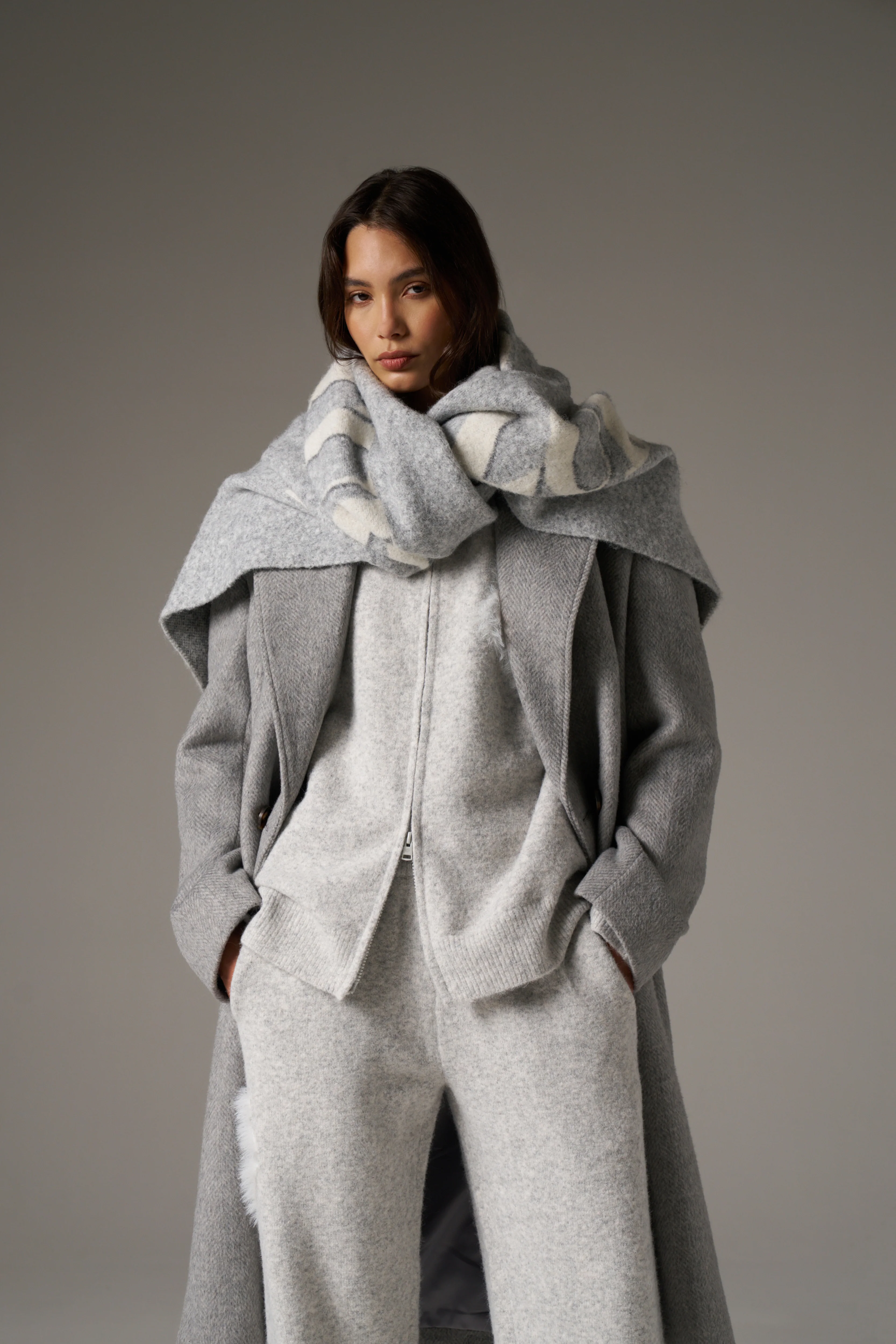 COPYRIGHT KNIT SCARF - GREY MARL